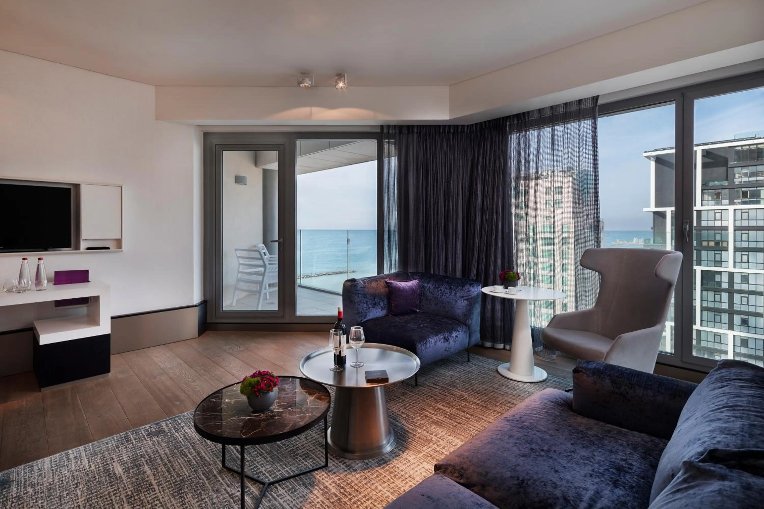 Living room in Royal Beach Hotel Tel Aviv by Isrotel Exclusive