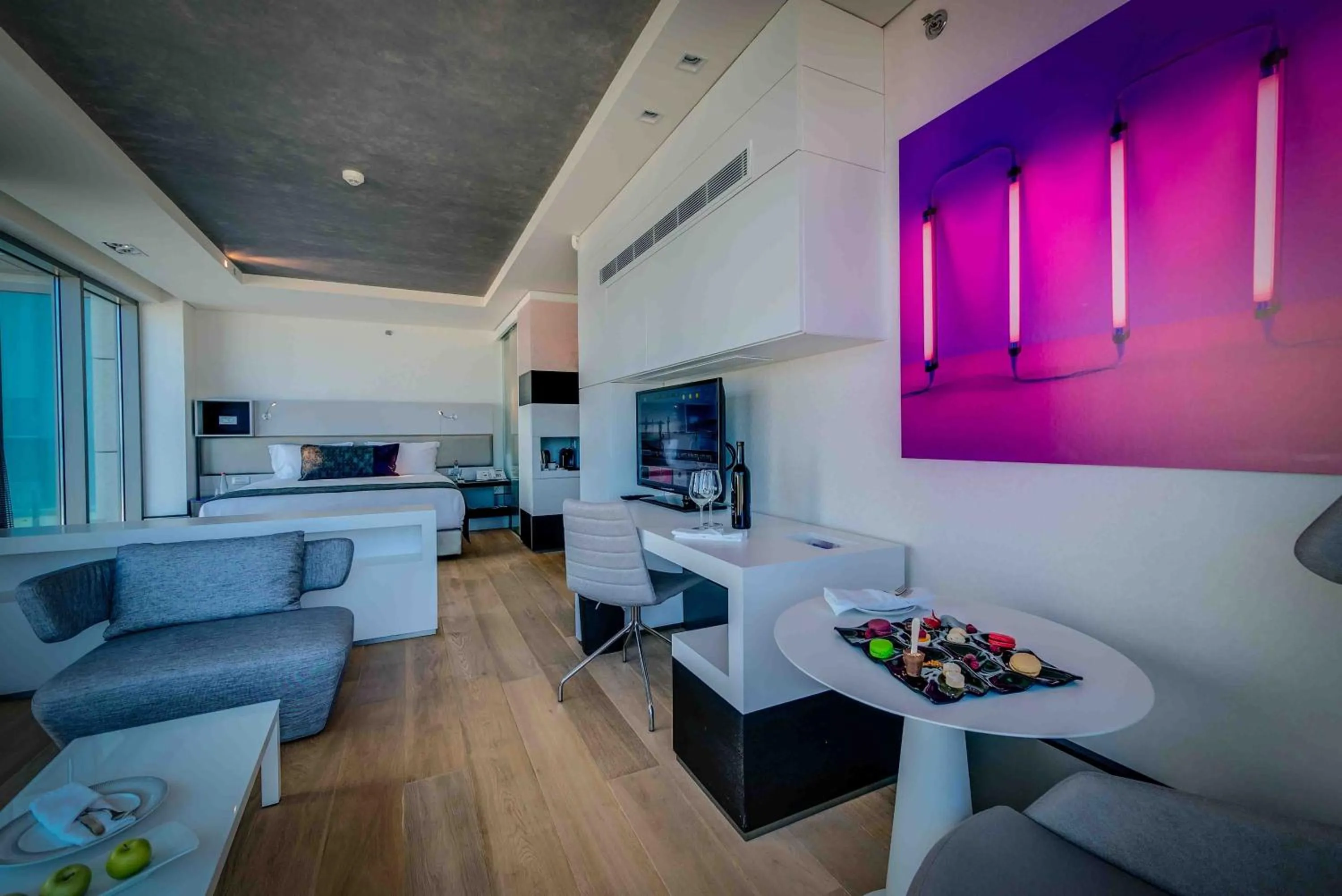 Living room in Royal Beach Hotel Tel Aviv by Isrotel Exclusive