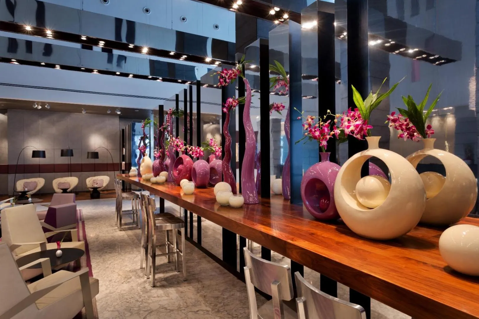 Lounge or bar in Royal Beach Hotel Tel Aviv by Isrotel Exclusive