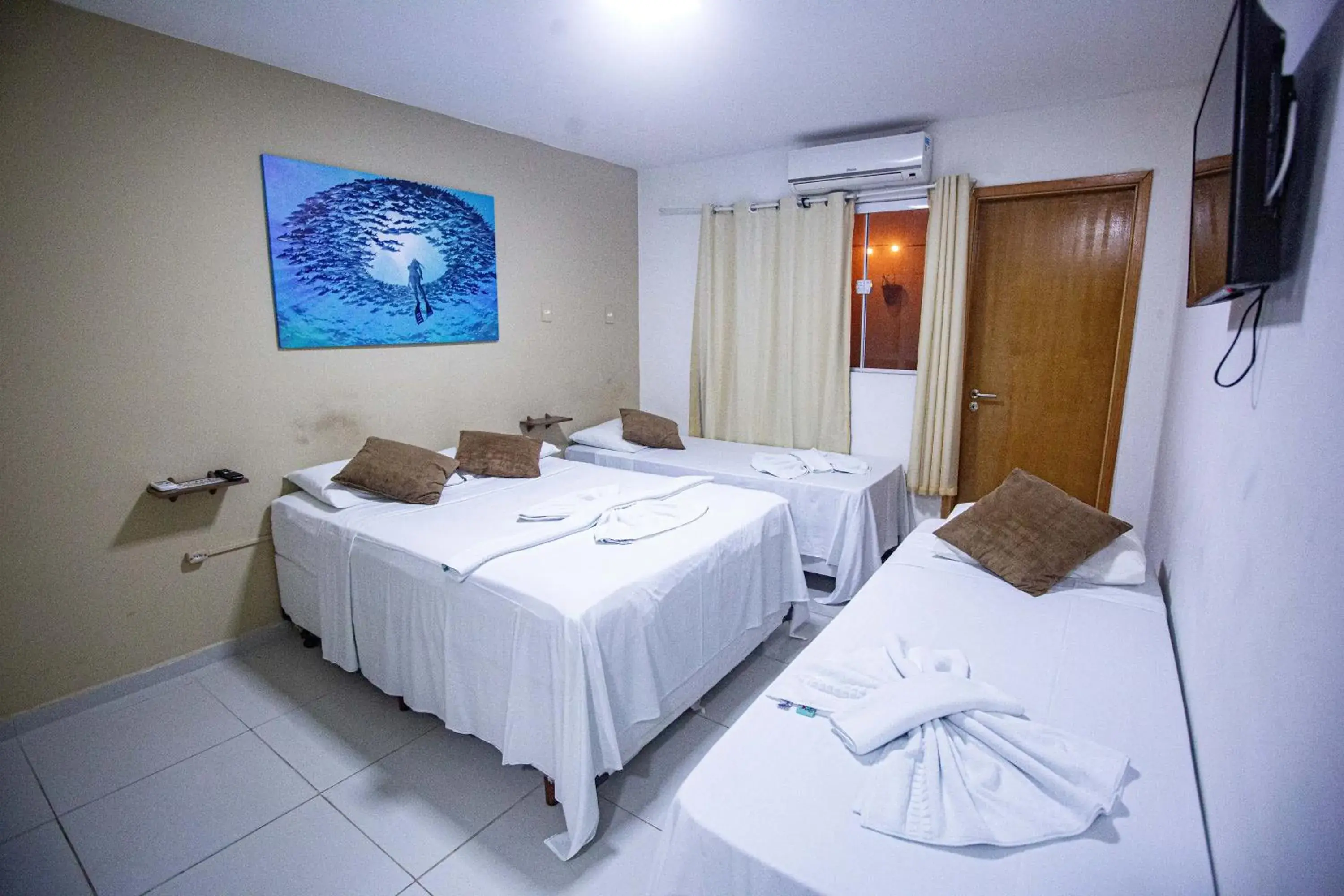 Quadruple Room with Balcony in Pousada Sereia do Porto Quadruple Room with Balcony in Pousada Sereia do Porto