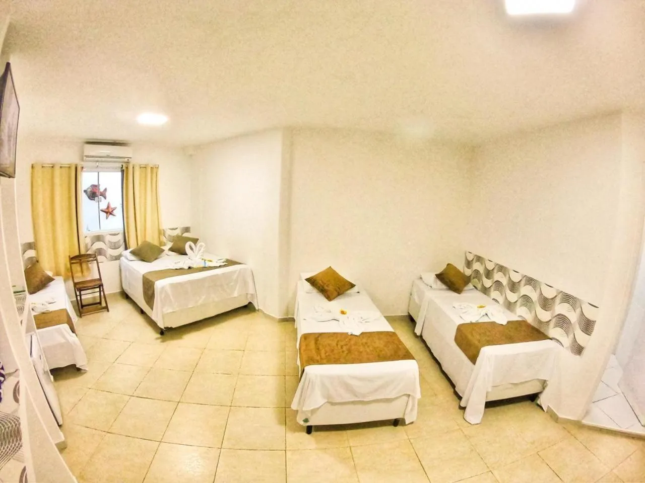 Photo of the whole room, Bed in Pousada Sereia do Porto