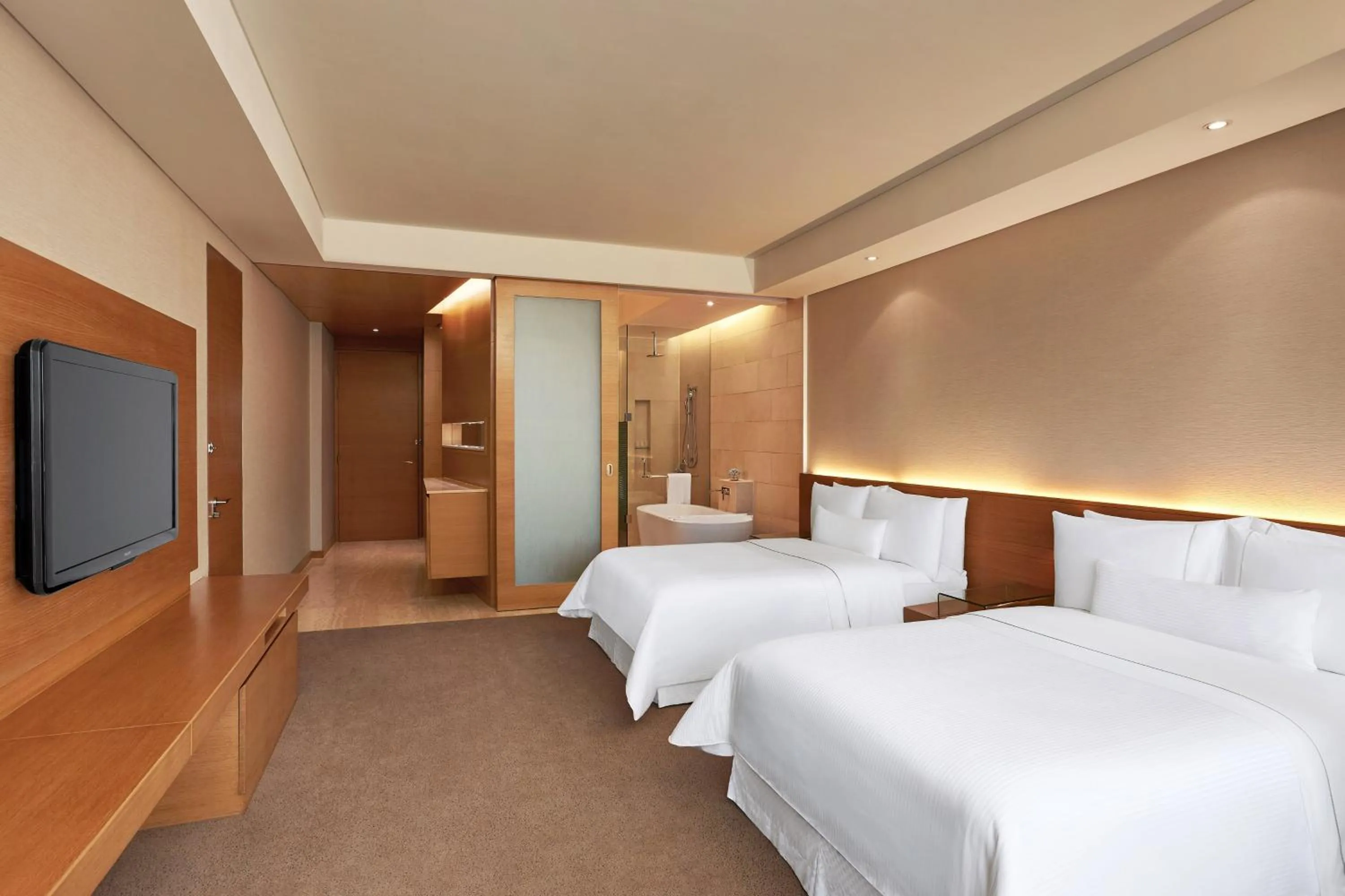 Photo of the whole room, Bed in The Westin Mumbai Garden City