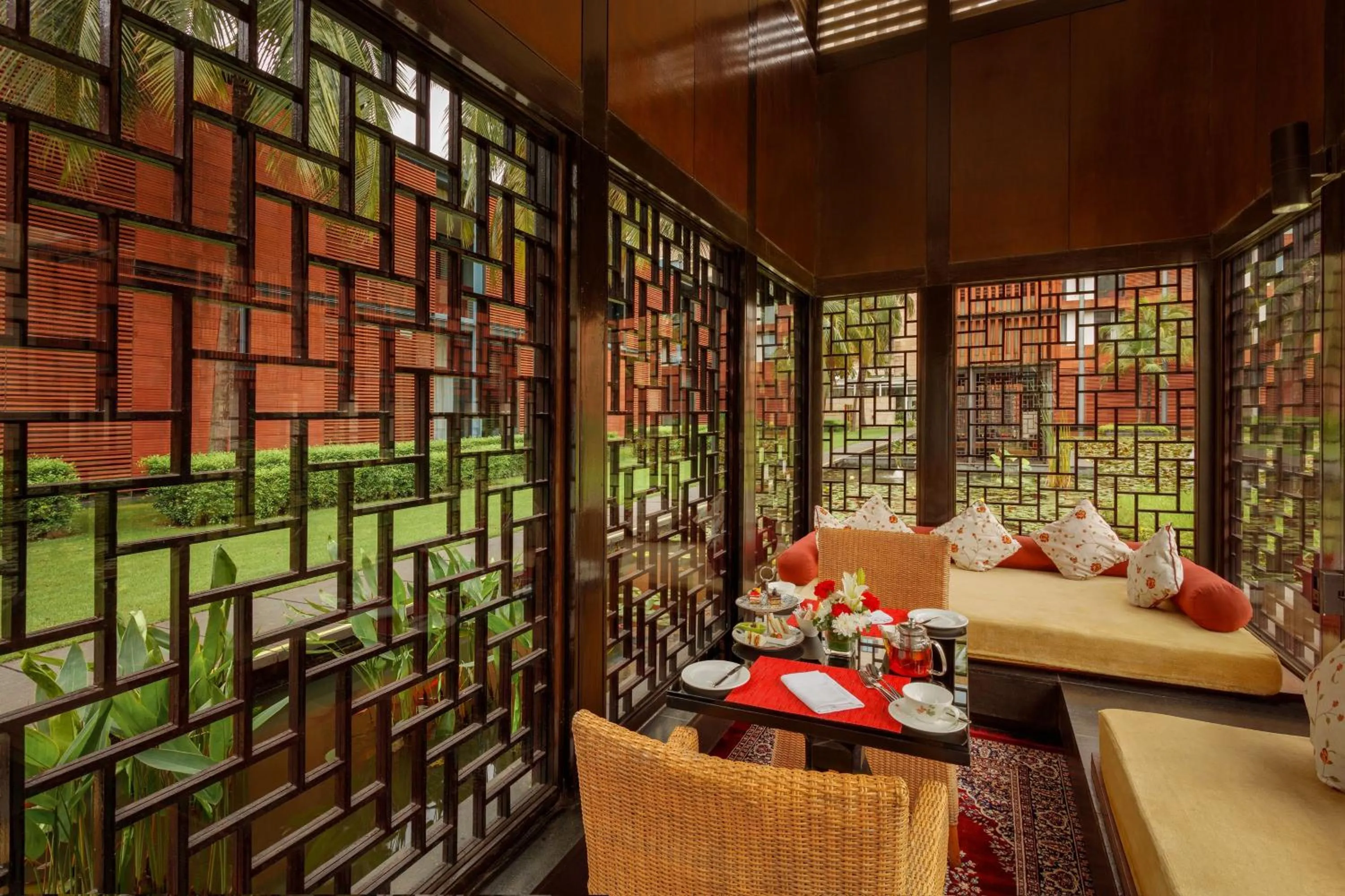 Restaurant/places to eat in ITC Sonar, a Luxury Collection Hotel, Kolkata