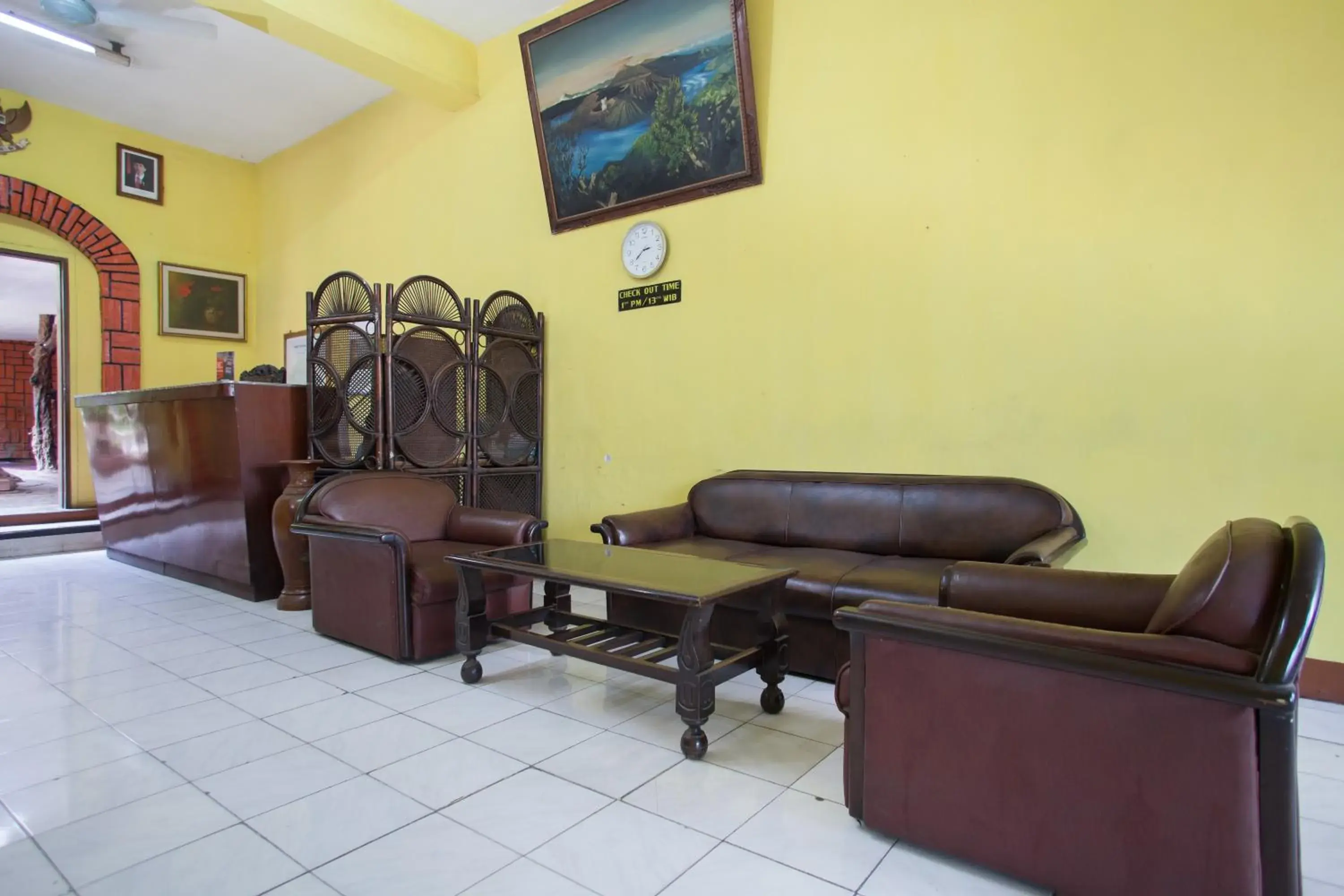 Lobby or reception in RedDoorz @ Panglima Sudirman Probolinggo Lobby or reception in RedDoorz @ Panglima Sudirman Probolinggo