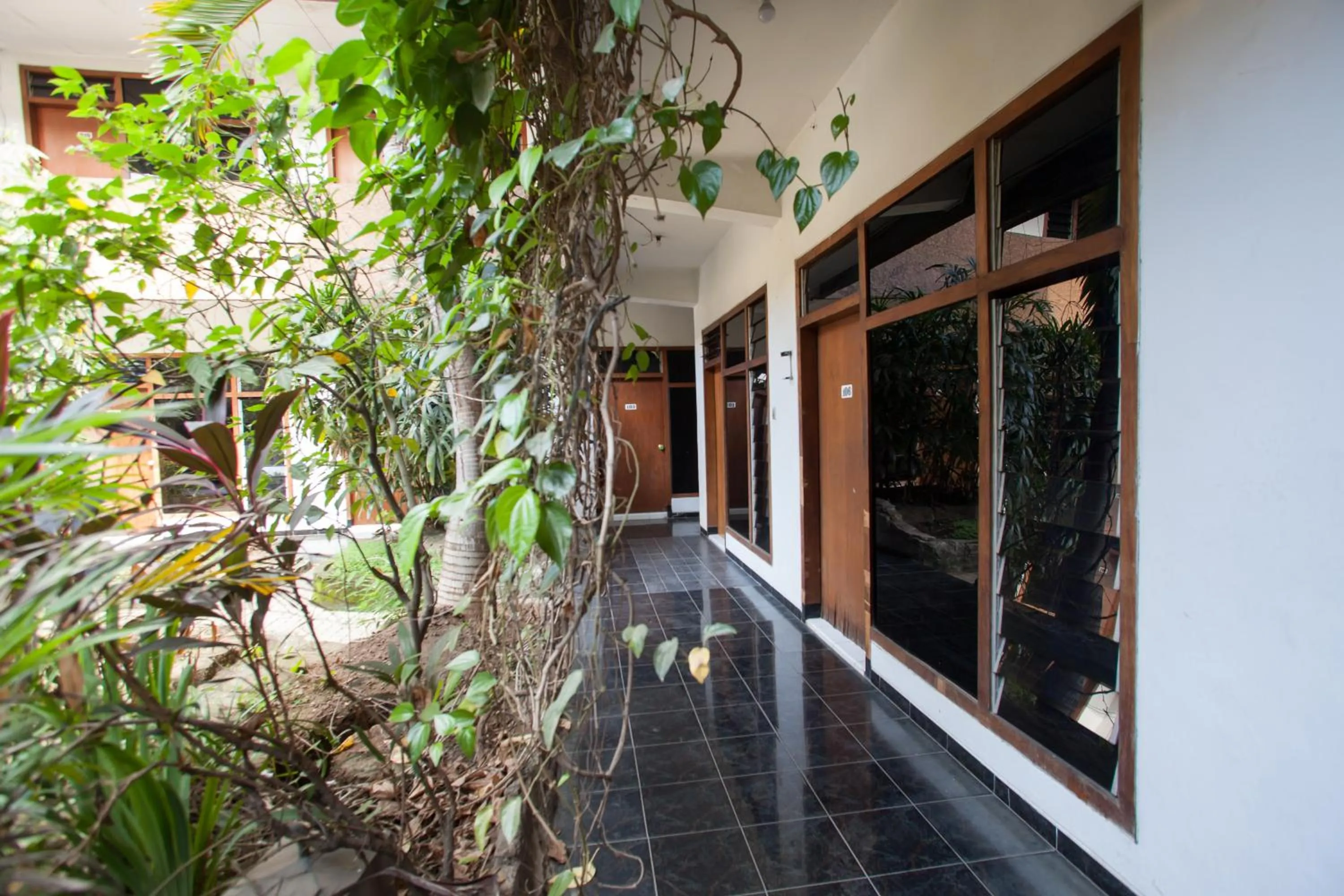 Facade/entrance in RedDoorz @ Panglima Sudirman Probolinggo