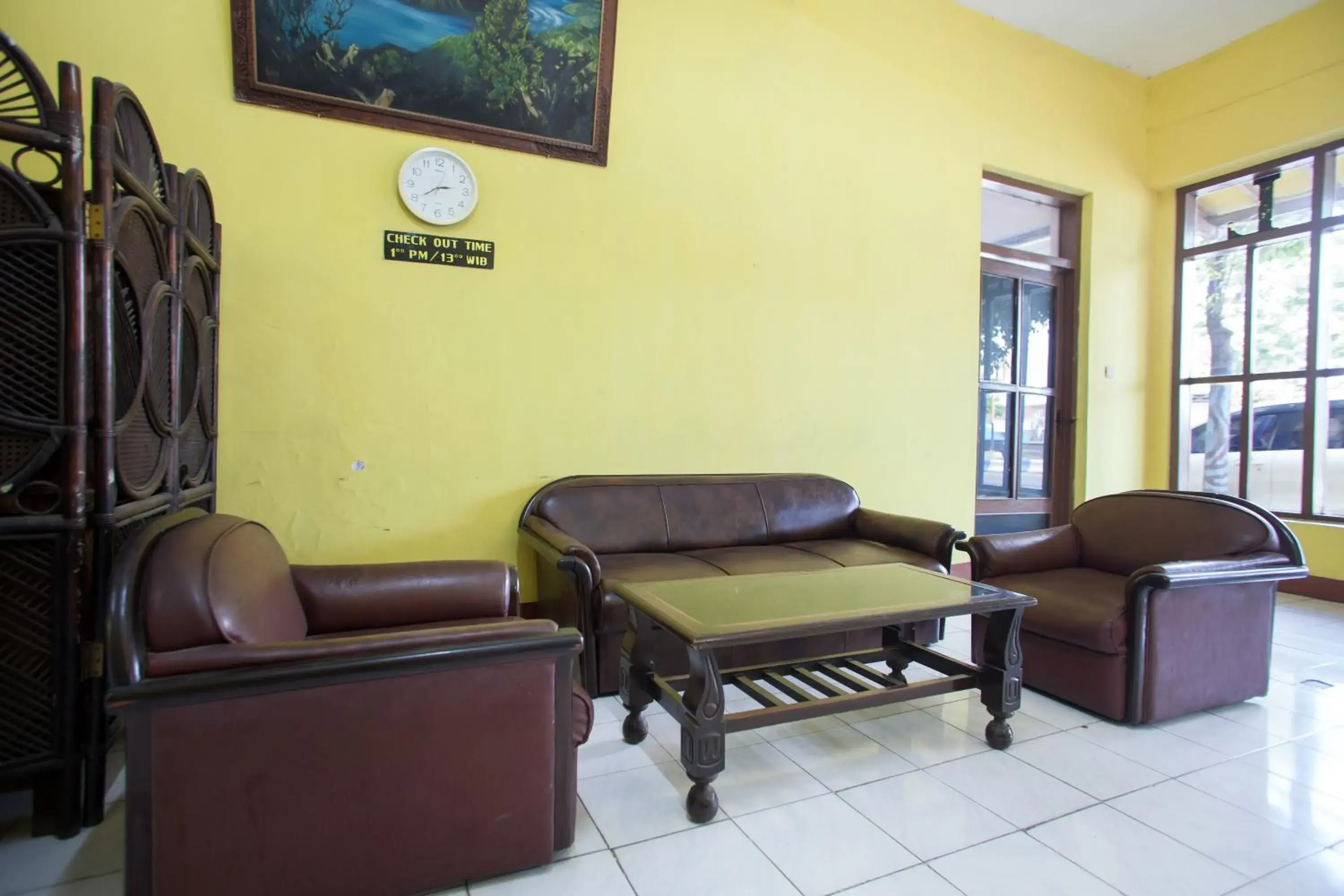 Lobby or reception in RedDoorz @ Panglima Sudirman Probolinggo Lobby or reception in RedDoorz @ Panglima Sudirman Probolinggo