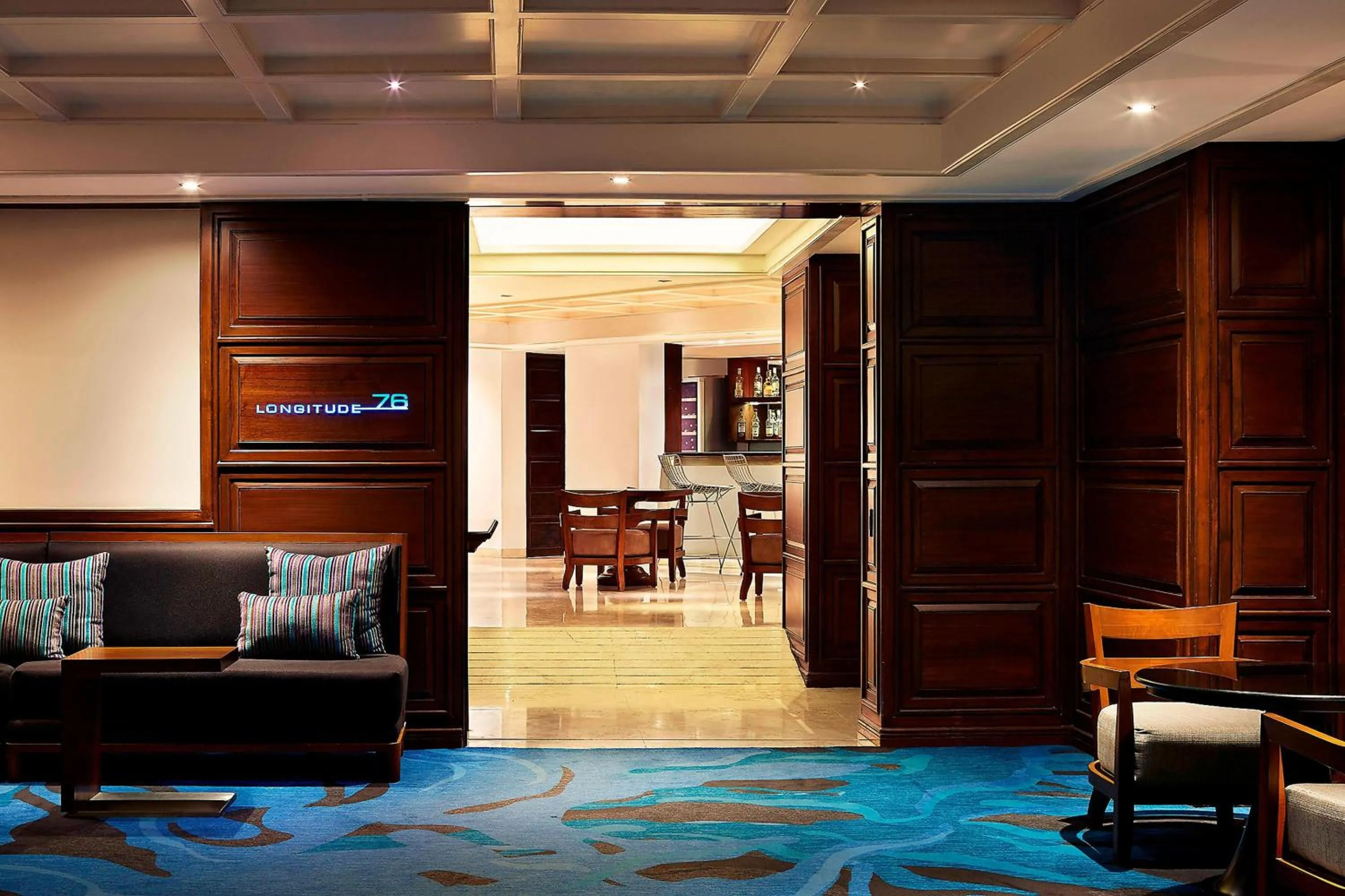 Lounge or bar in Le Meridien Kochi