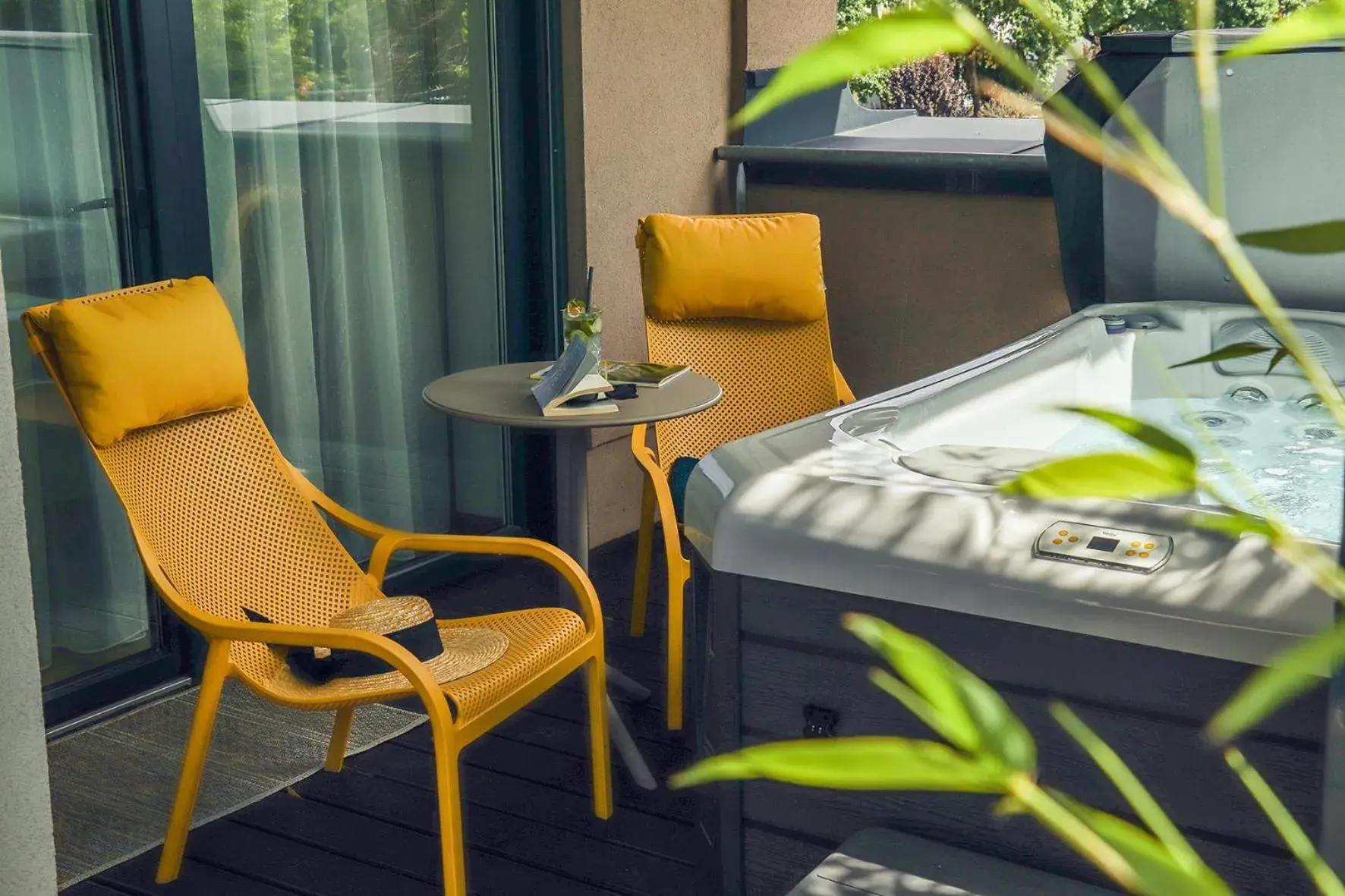 Deluxe Suite with Spa Bath - single occupancy in Imola Hotel Platán - Adults Only Deluxe Suite with Spa Bath - single occupancy in Imola Hotel Platán - Adults Only