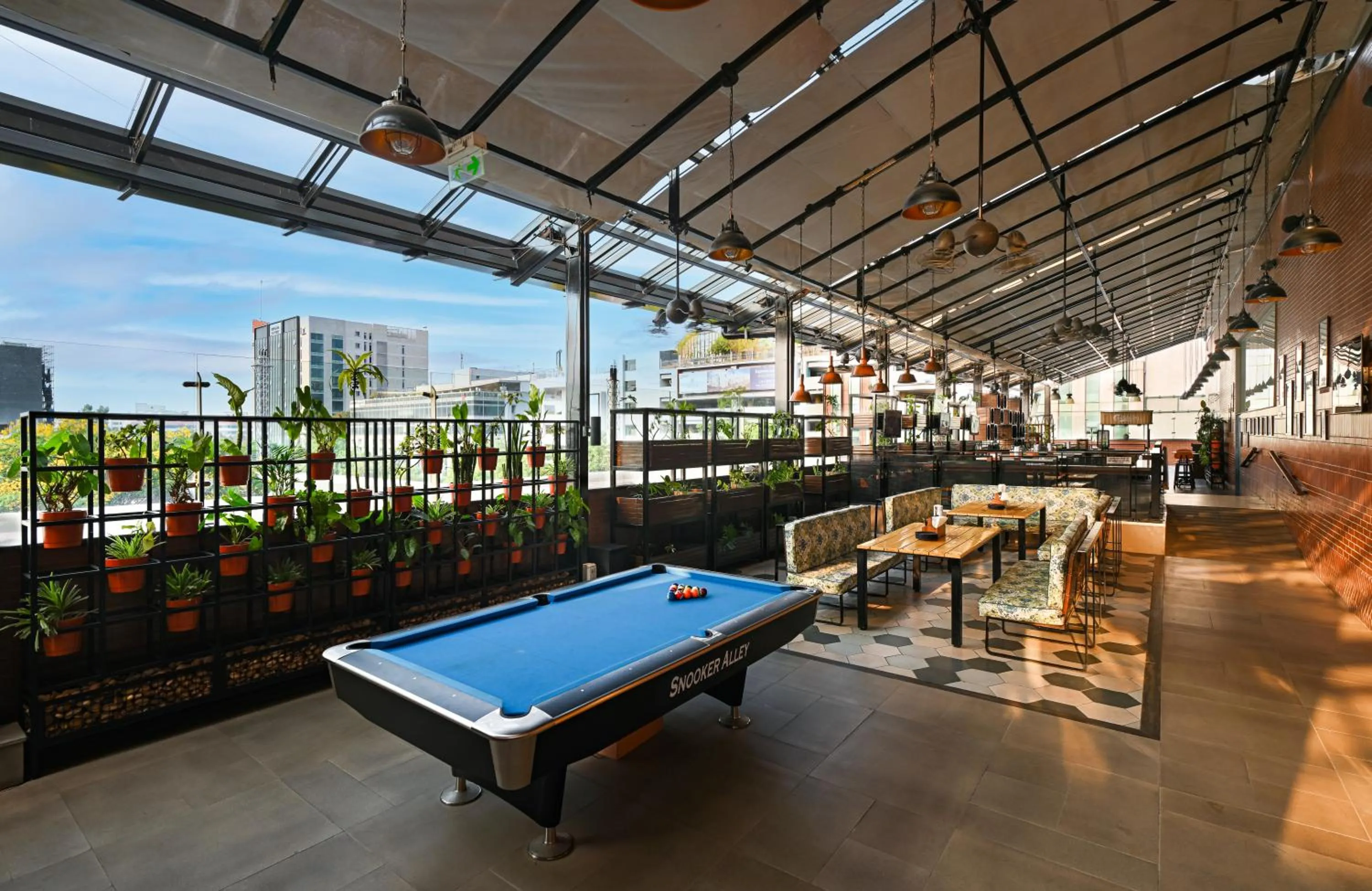 Restaurant/places to eat in Sheraton Grand Bangalore Hotel at Brigade Gateway