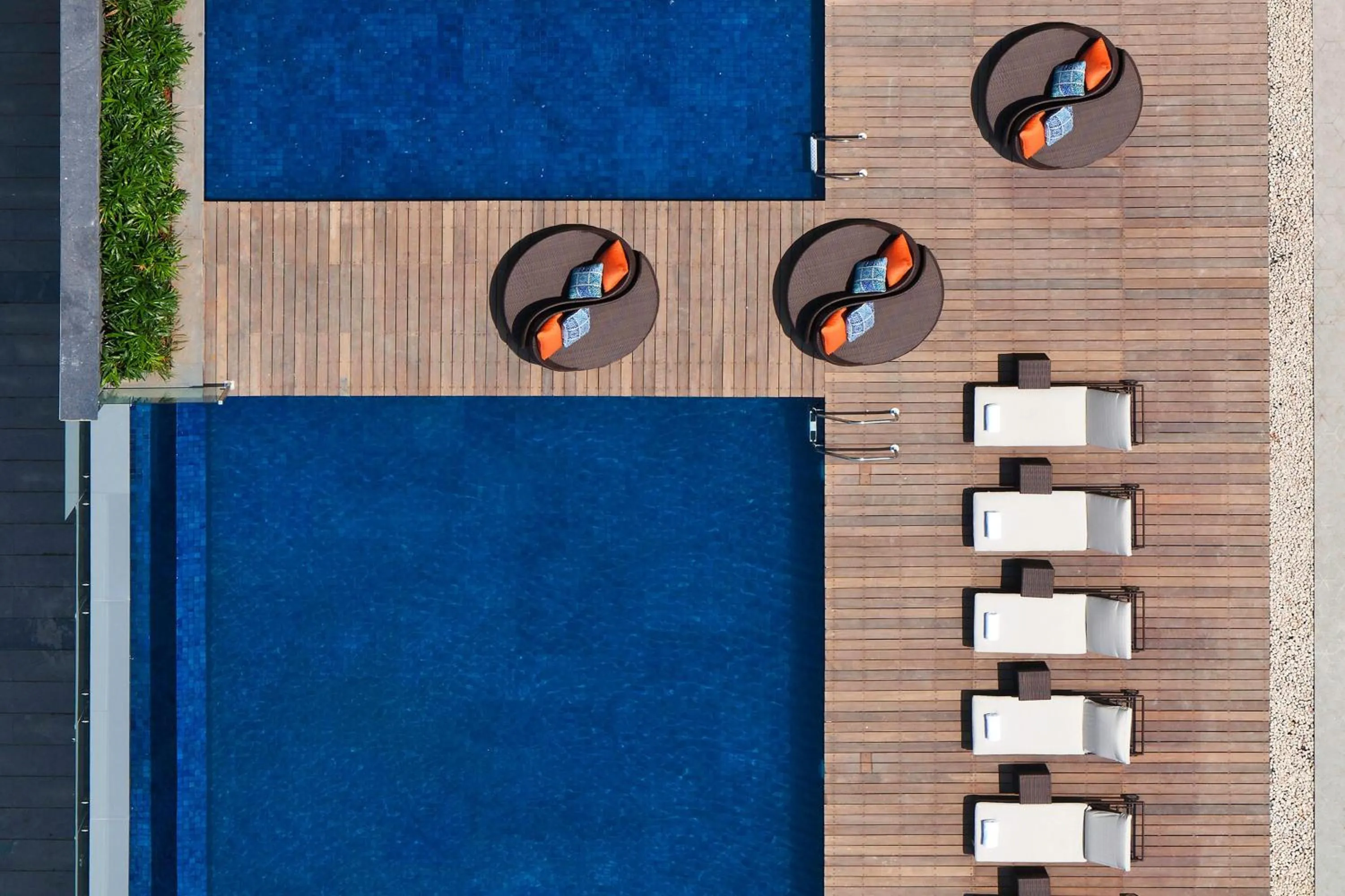 Swimming pool in Sheraton Grand Bangalore Hotel at Brigade Gateway