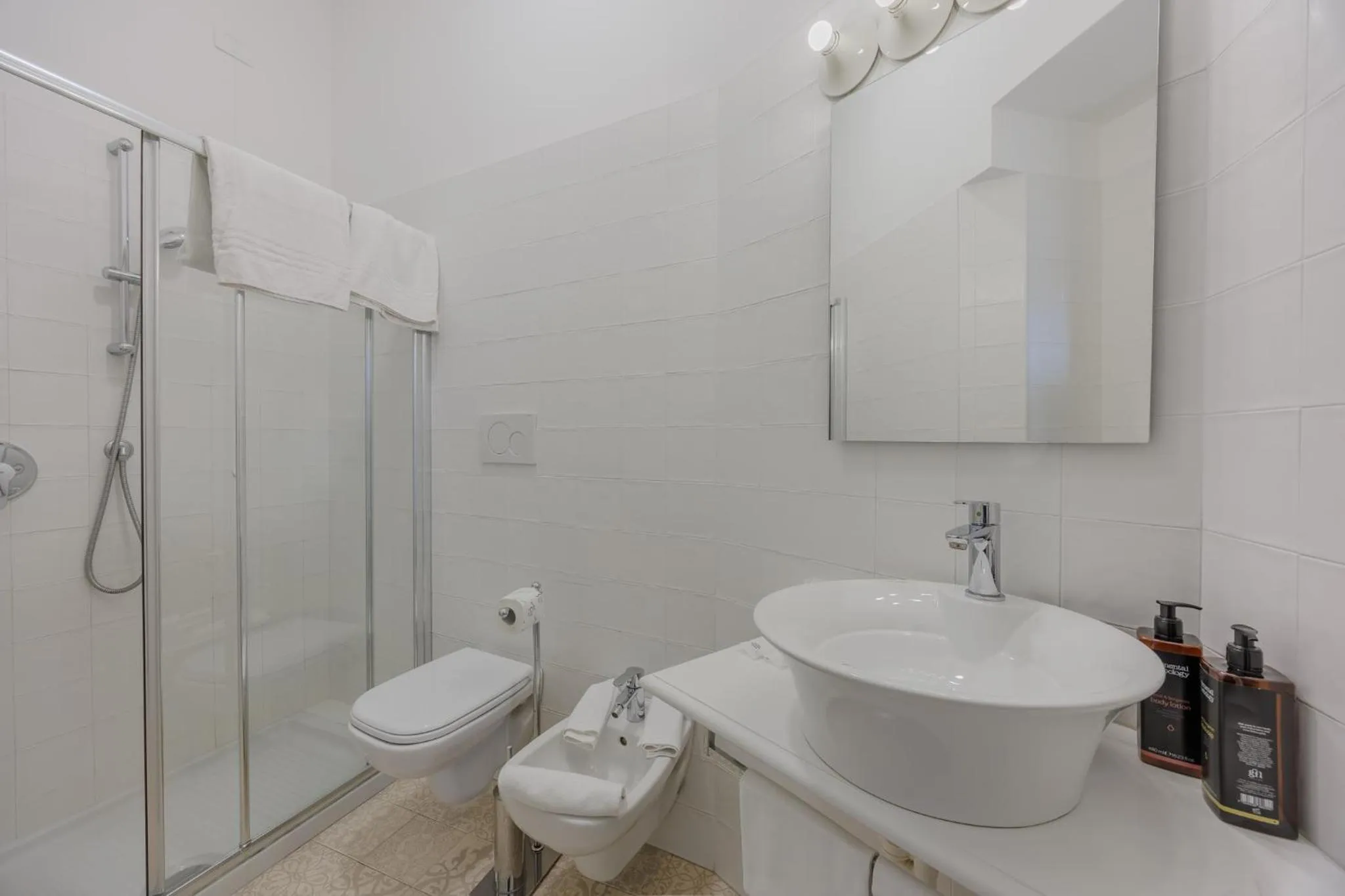 Bathroom in Hotel Degli Oleandri