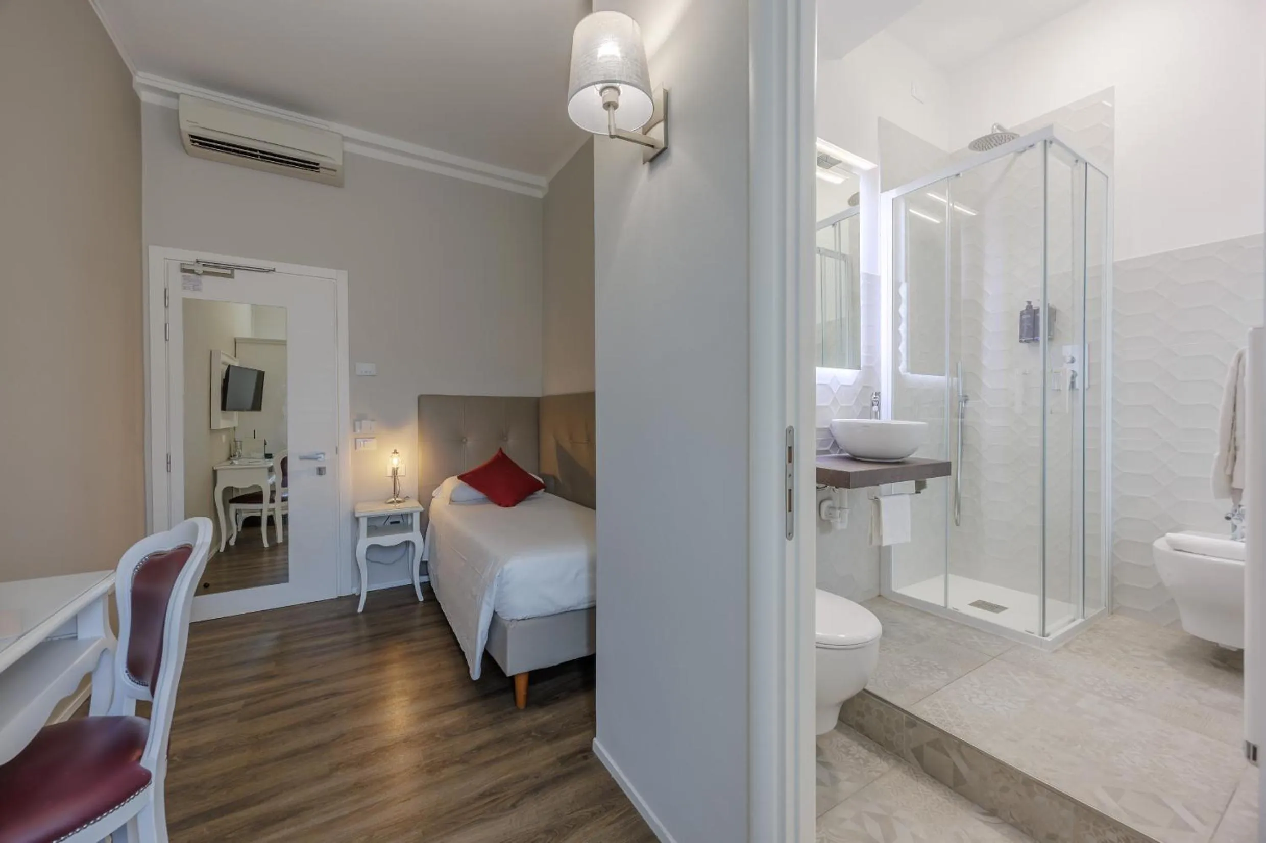 Photo of the whole room, Bed in Hotel Degli Oleandri