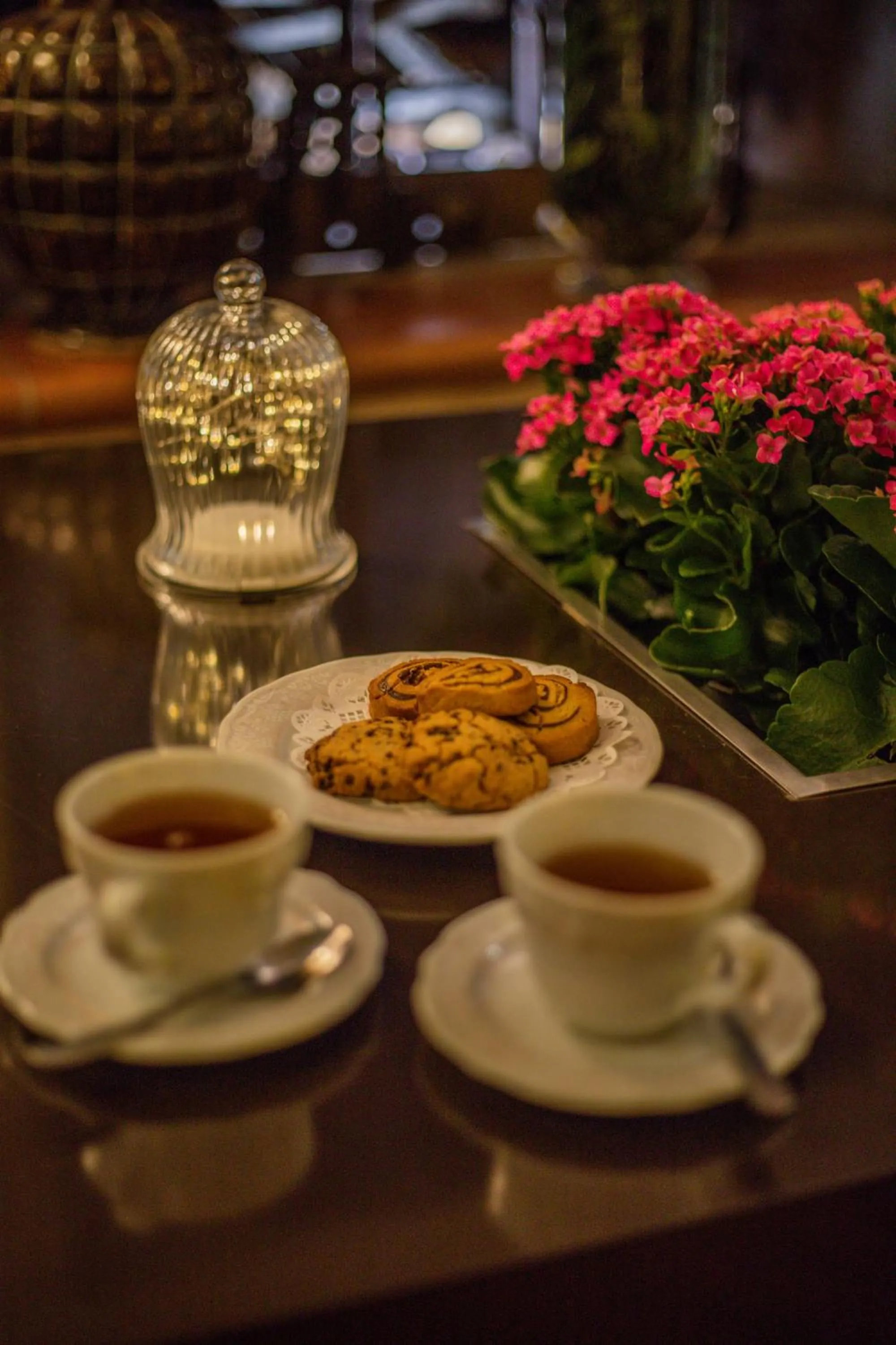 Communal lounge/ TV room in Hotel Degli Oleandri