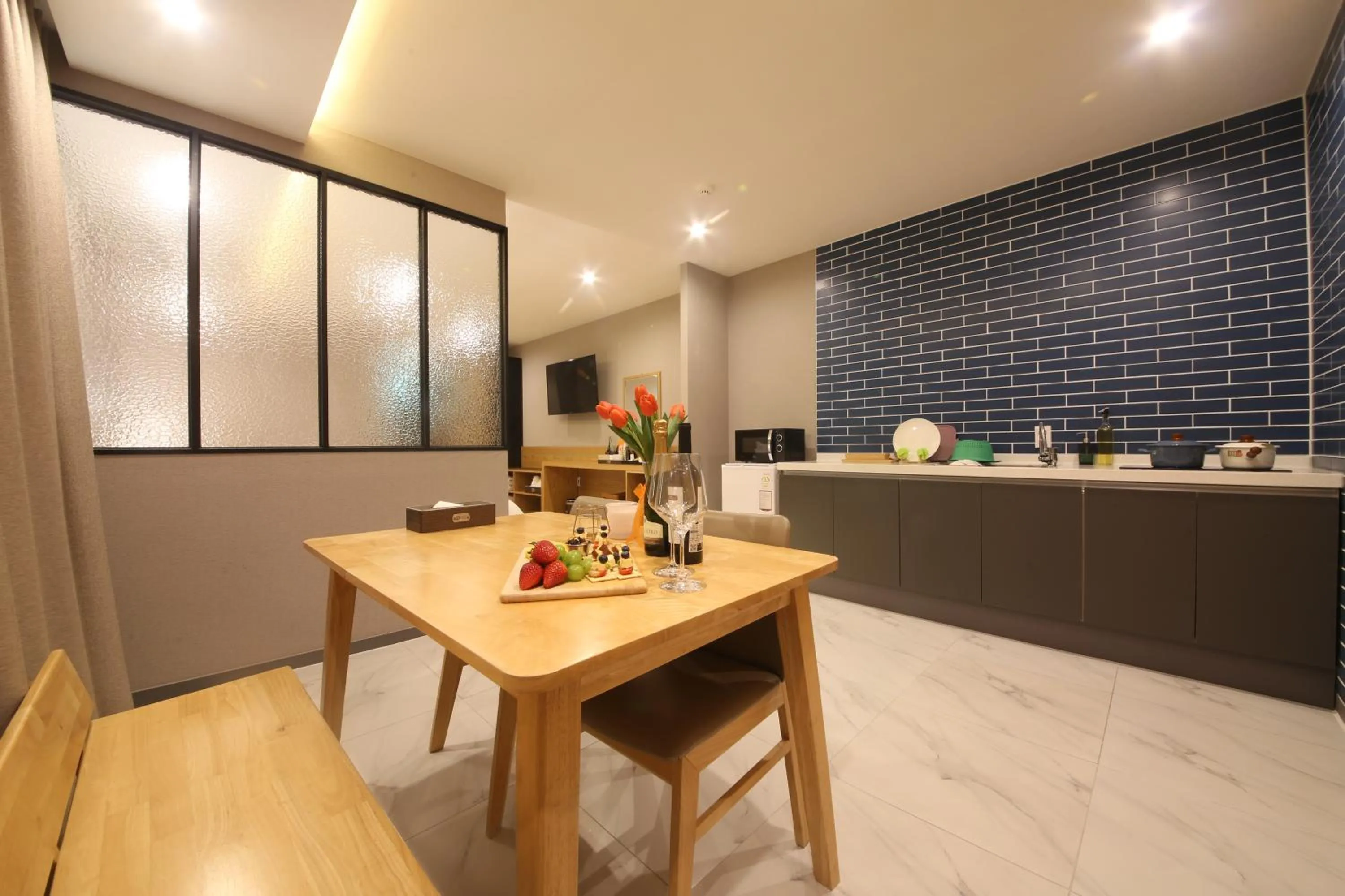 Kitchen or kitchenette in Hotel Prima Busan