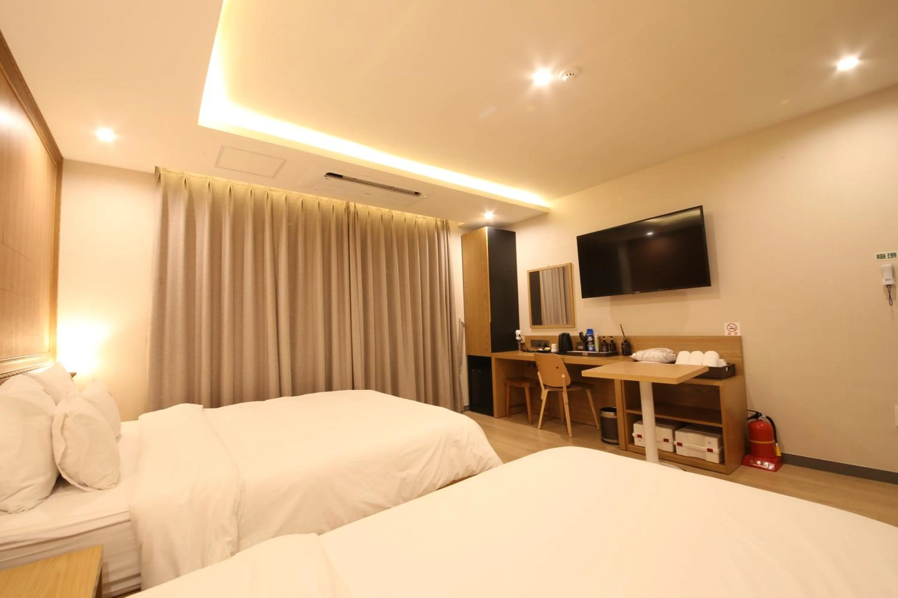 Photo of the whole room, Bed in Hotel Prima Busan