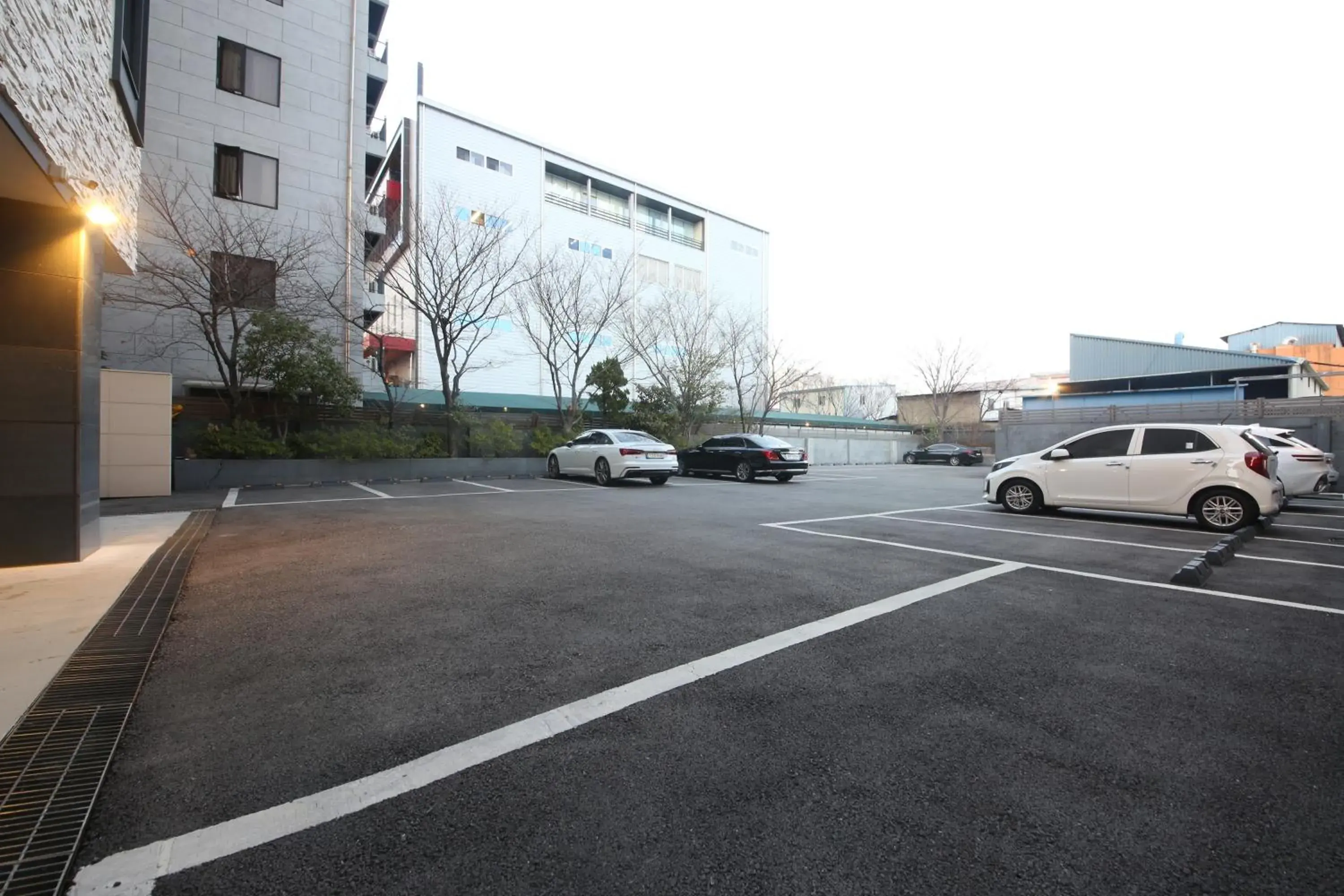 Property building in Hotel Prima Busan Property building in Hotel Prima Busan