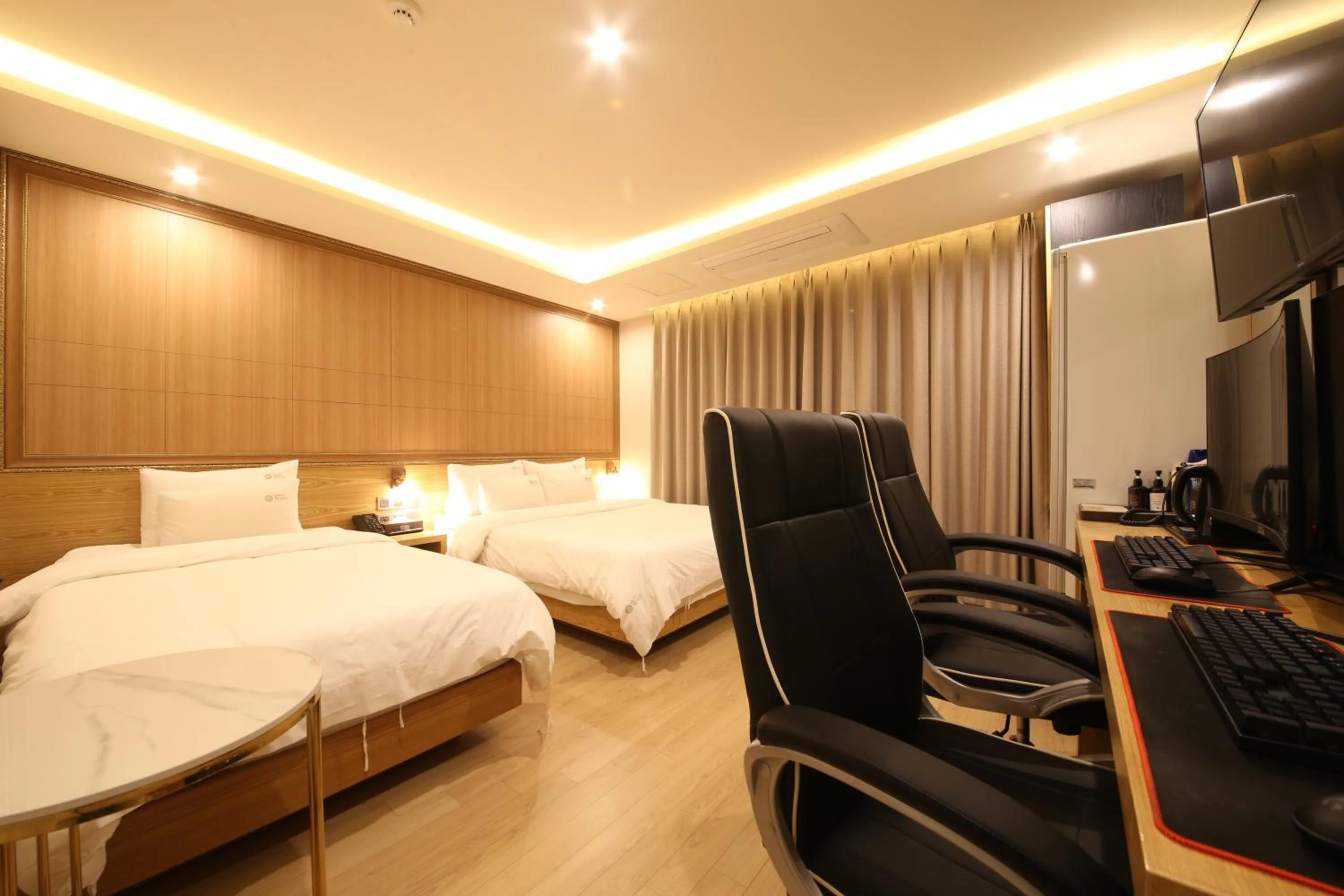 Photo of the whole room, Bed in Hotel Prima Busan
