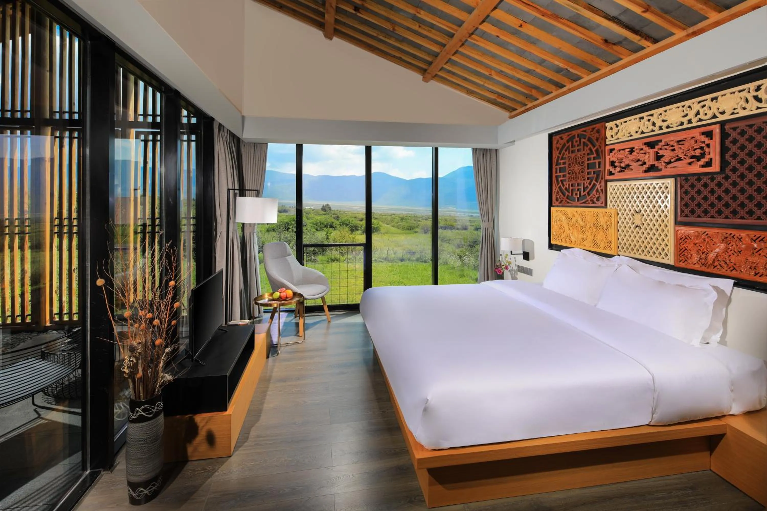 Photo of the whole room, Bed in The Rock Hotel