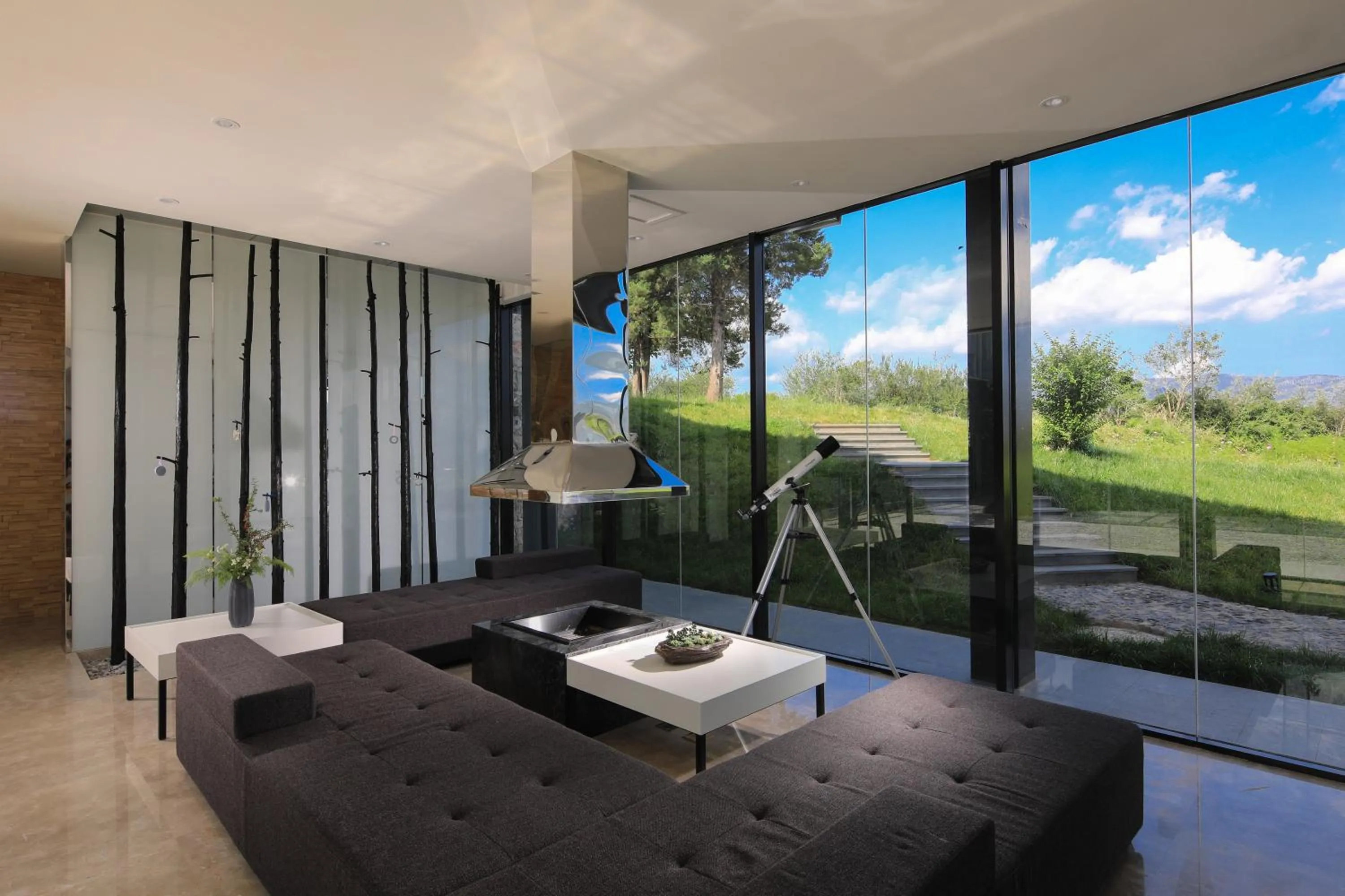 Communal lounge/ TV room in The Rock Hotel