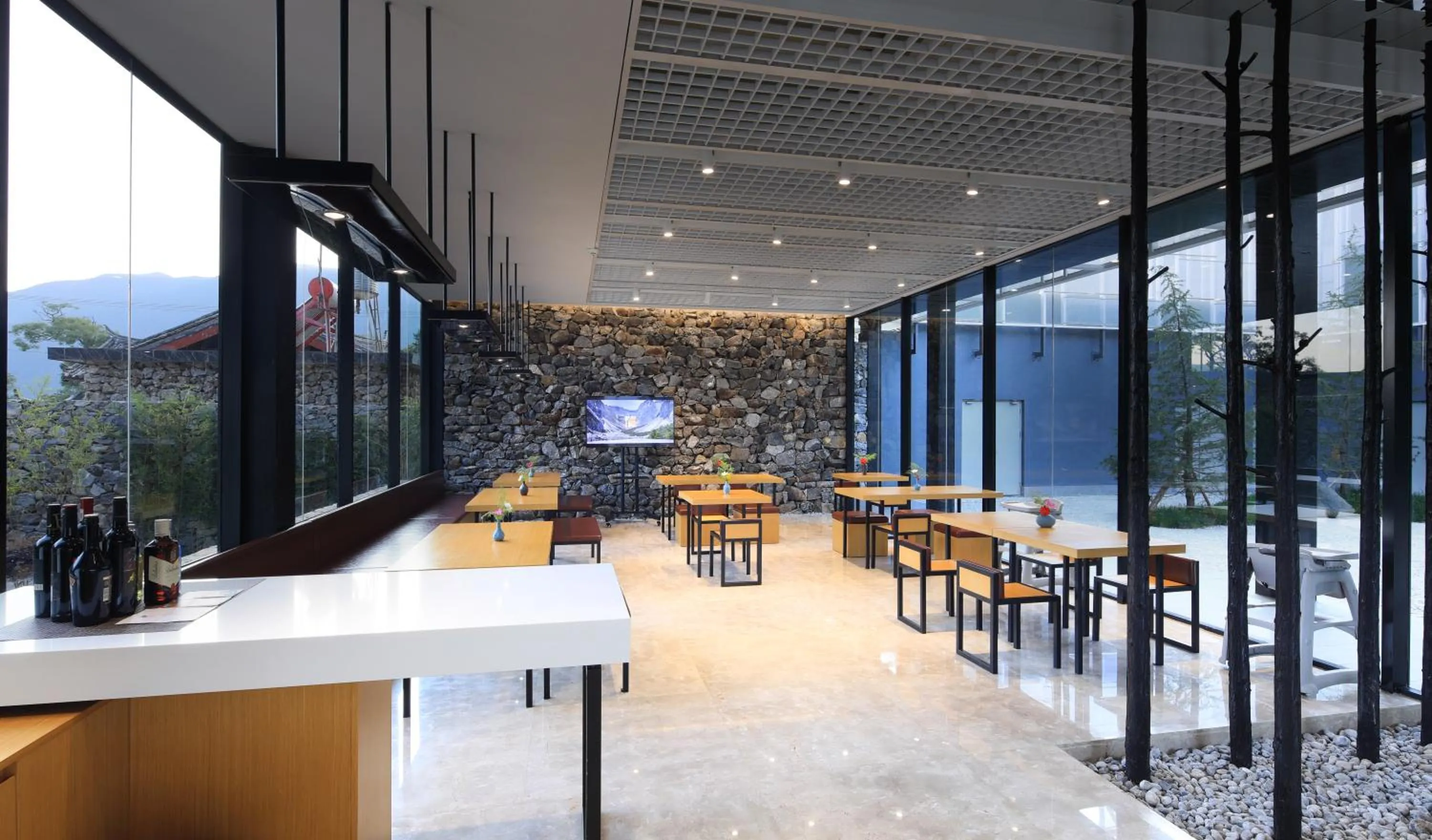 Communal lounge/ TV room in The Rock Hotel