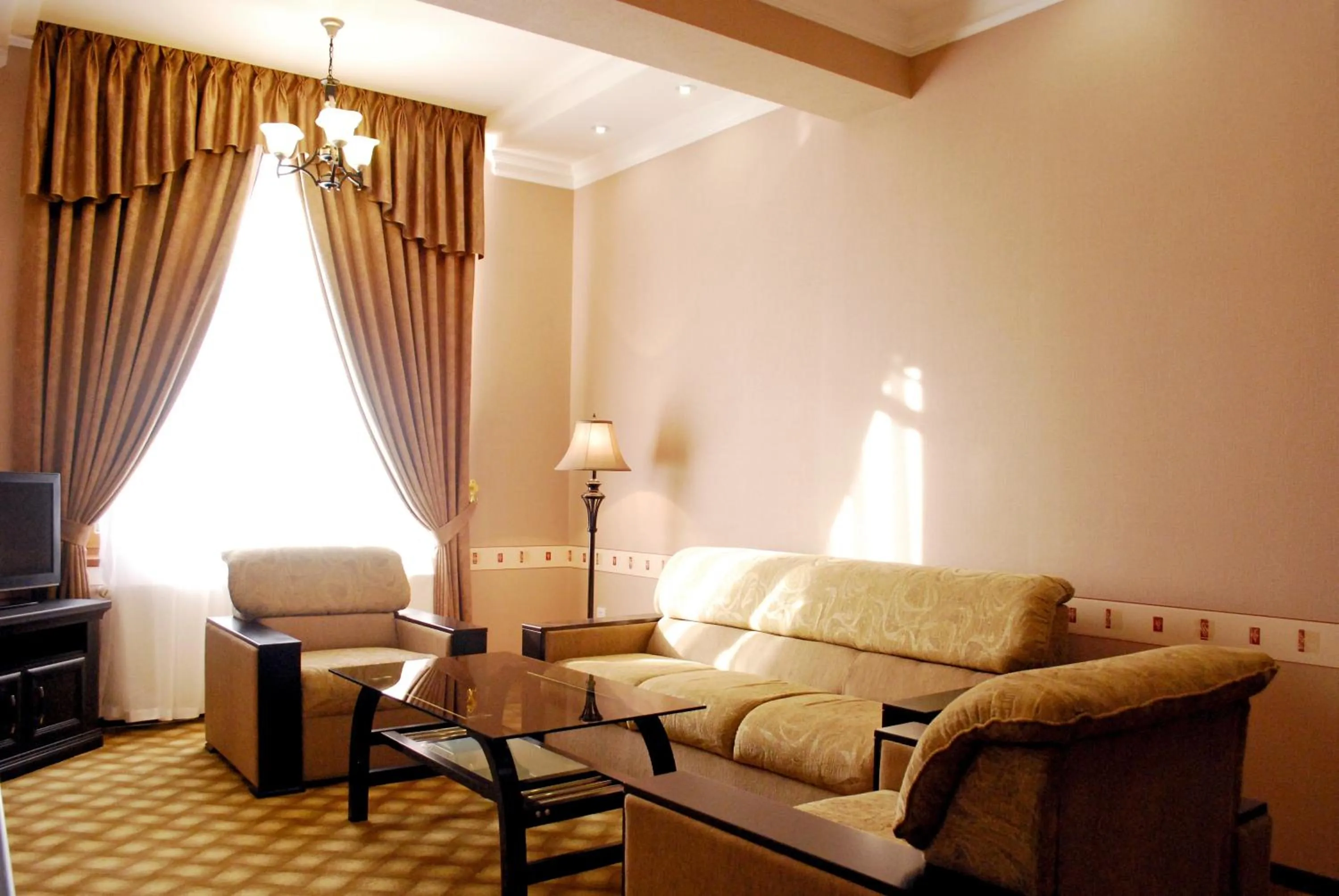 Seating area in Jahon Palace