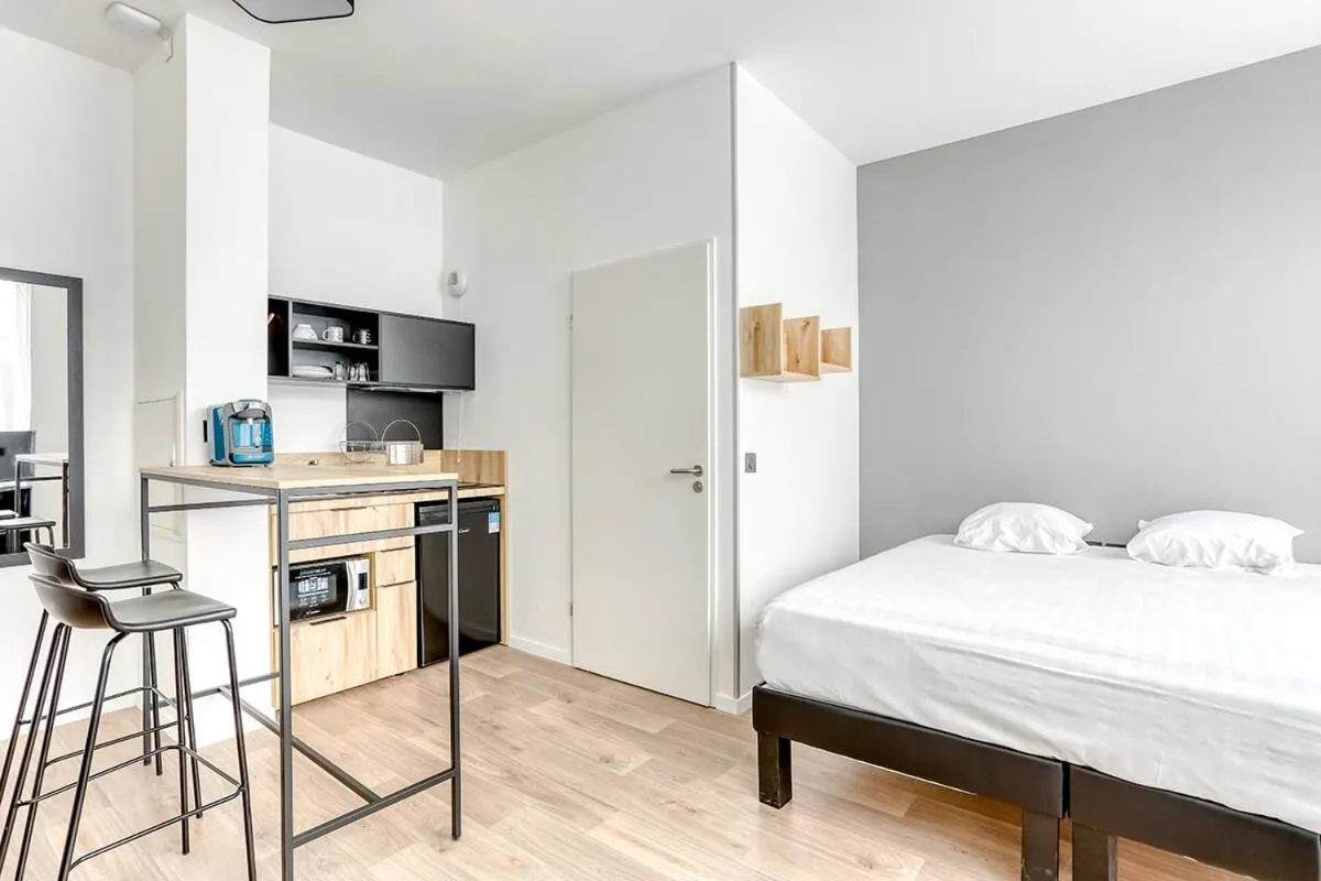 Bed in ECLA Paris Massy Palaiseau