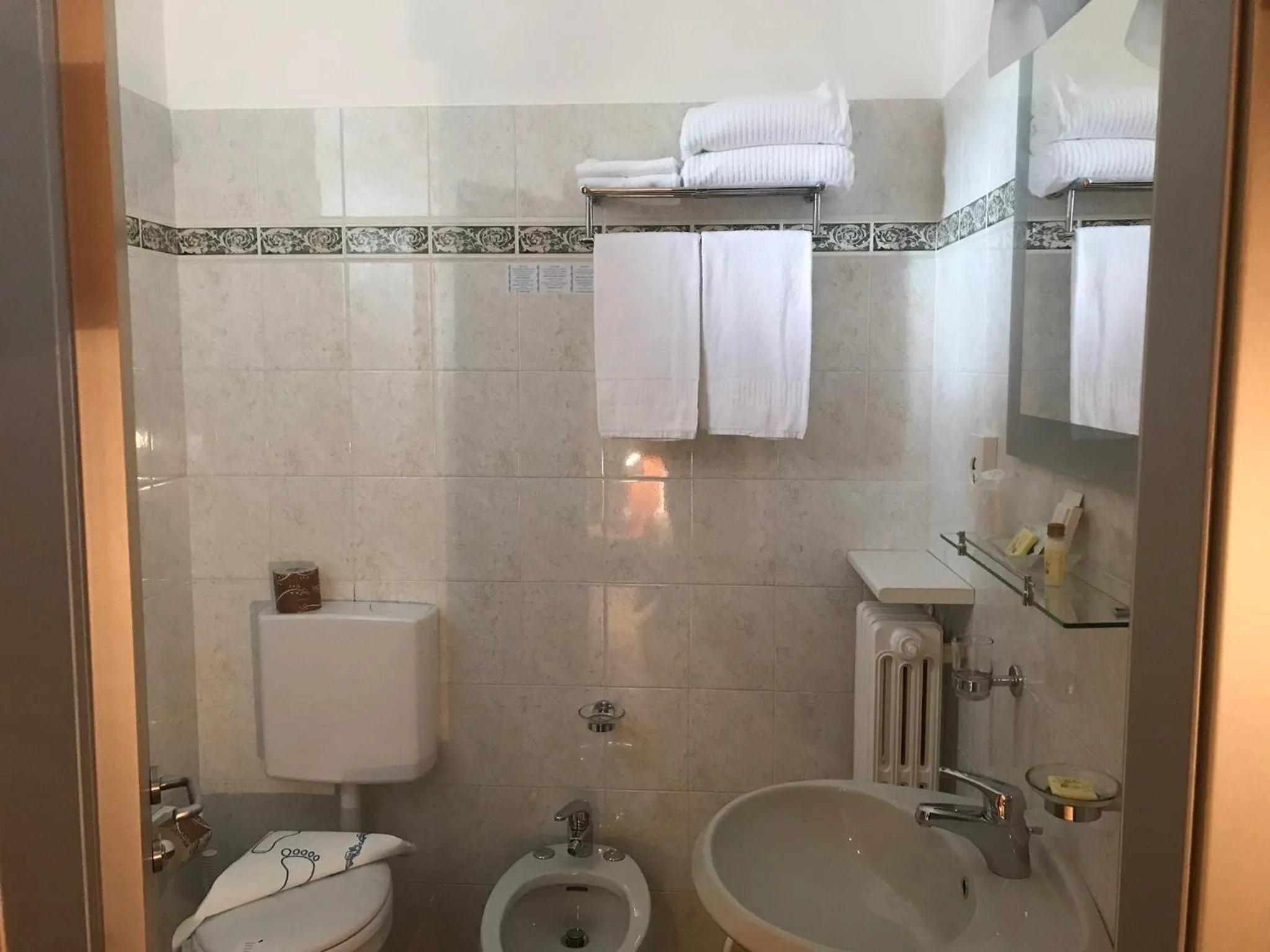 Bathroom in Hotel Villa Rosa