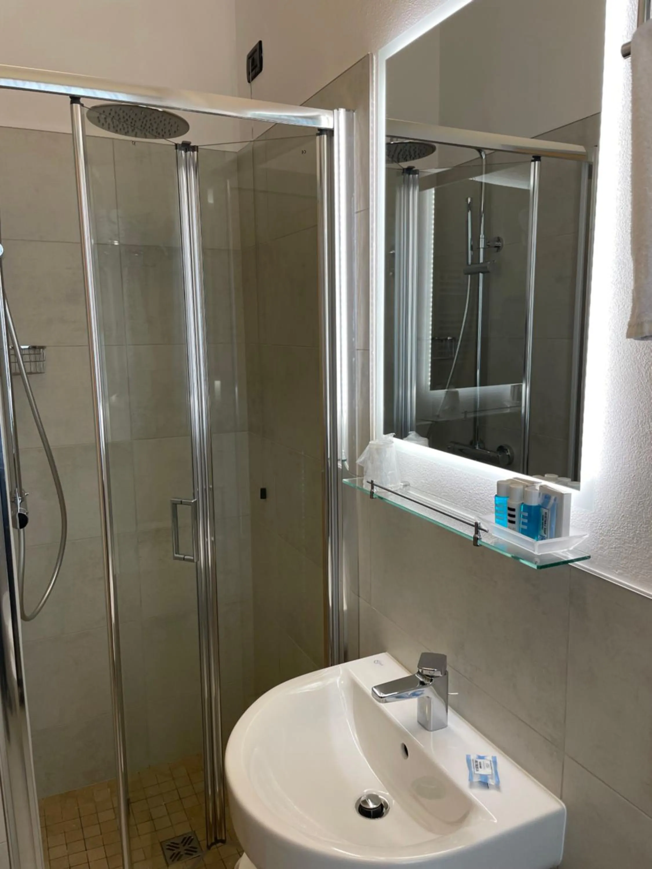 Bathroom in Hotel Villa Rosa