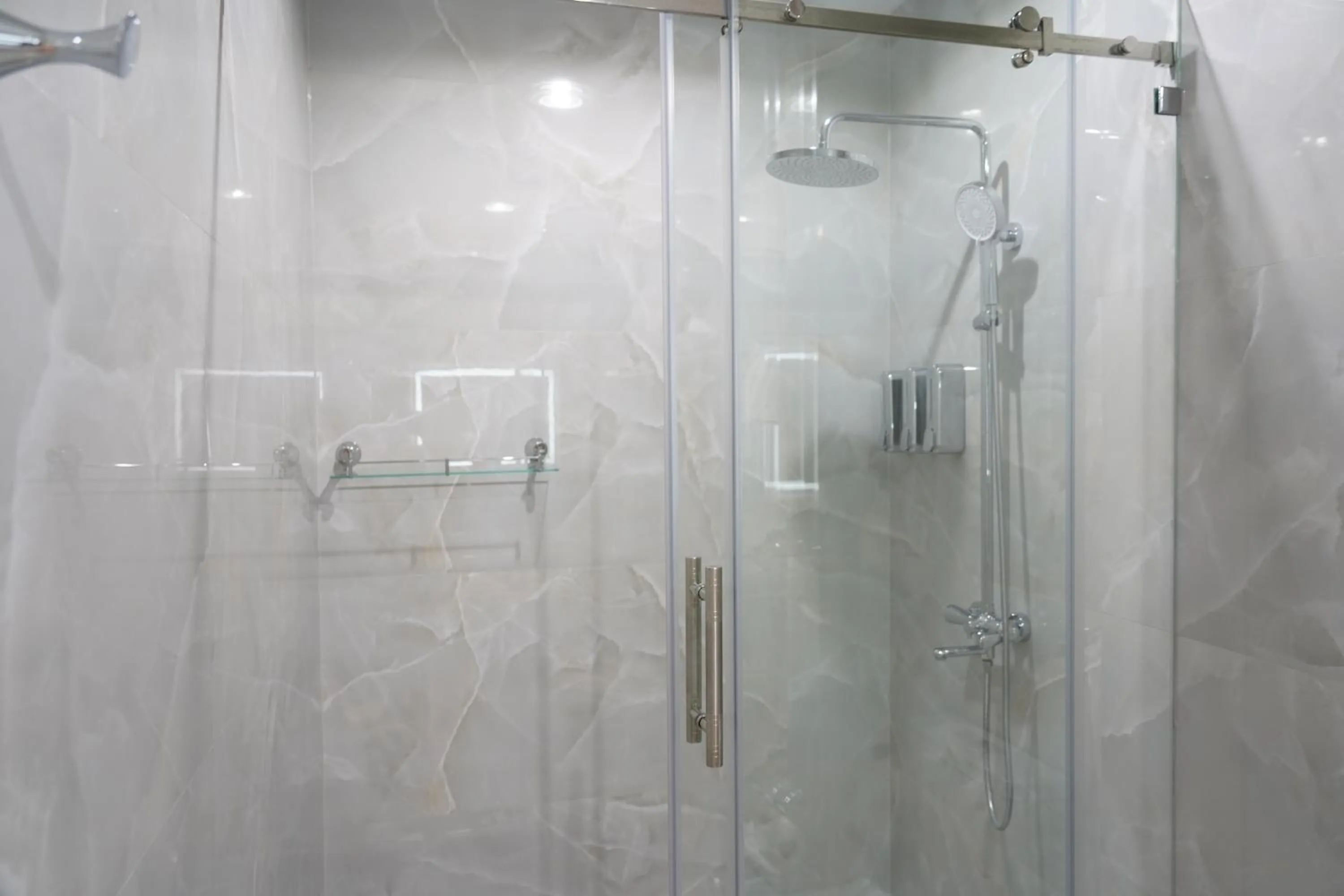 Shower in Shaxzoda Elite Hotel