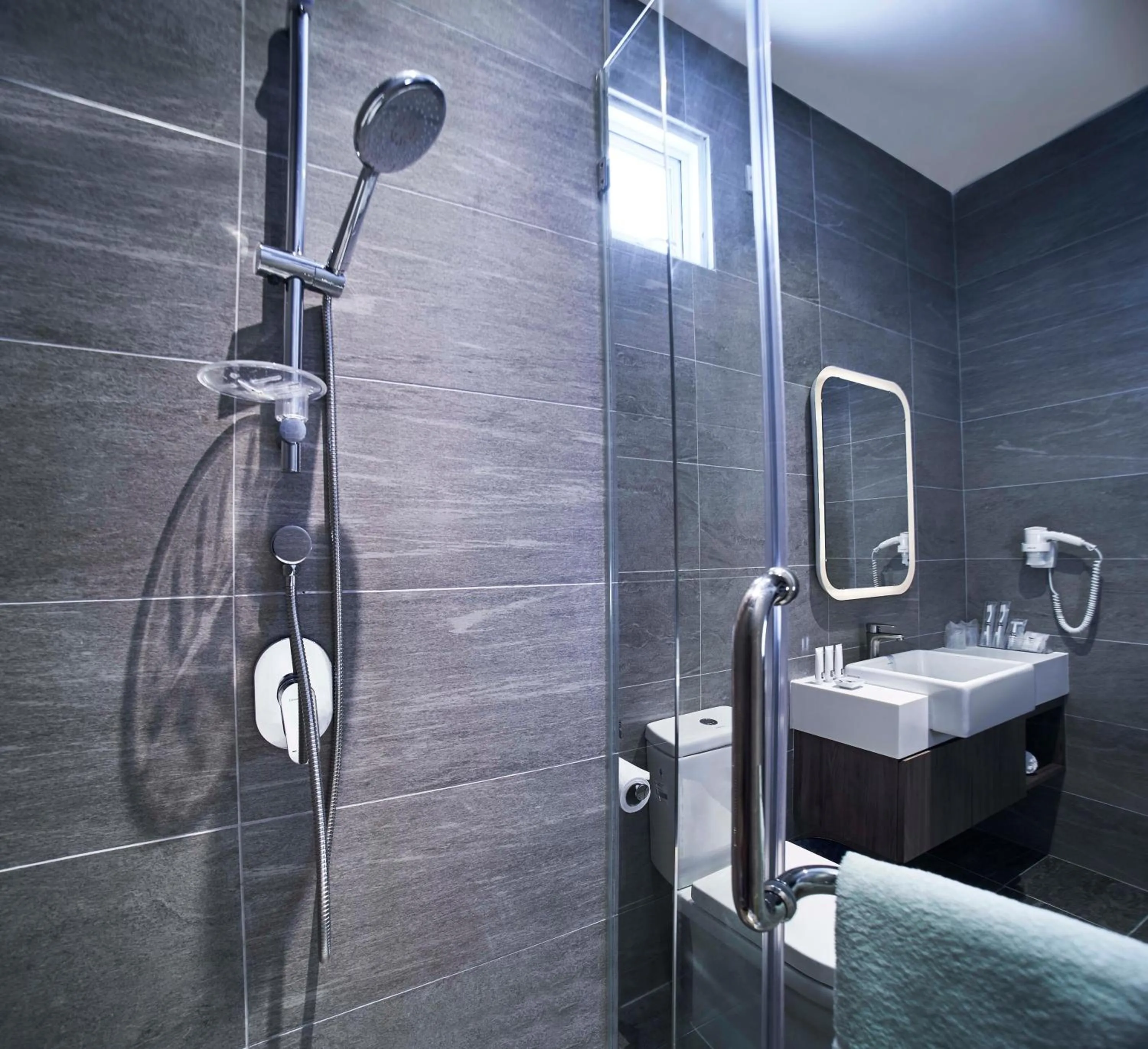 Shower in Urban H Hotel