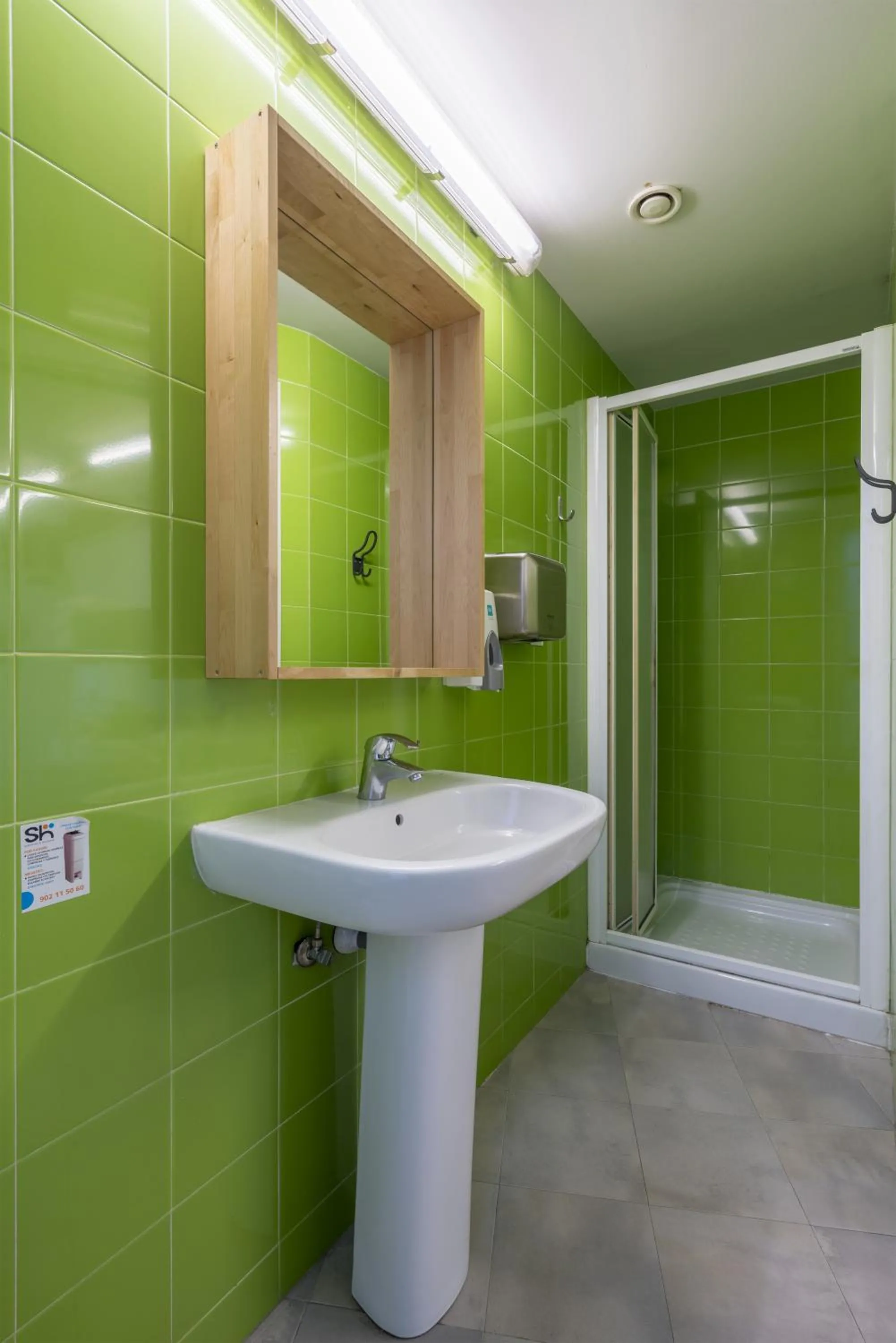 Shower in Ganbara Hostel - Self Check In