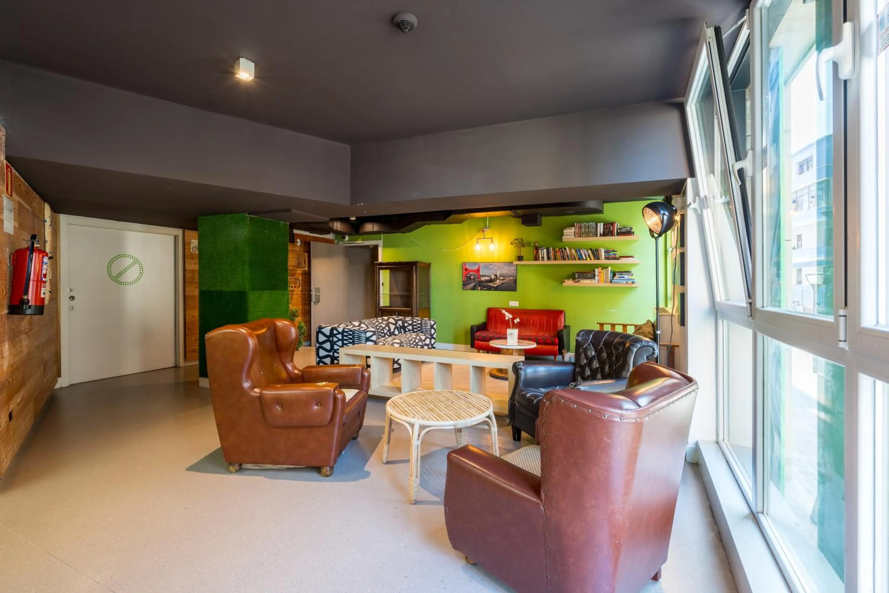 Living room in Ganbara Hostel - Self Check In