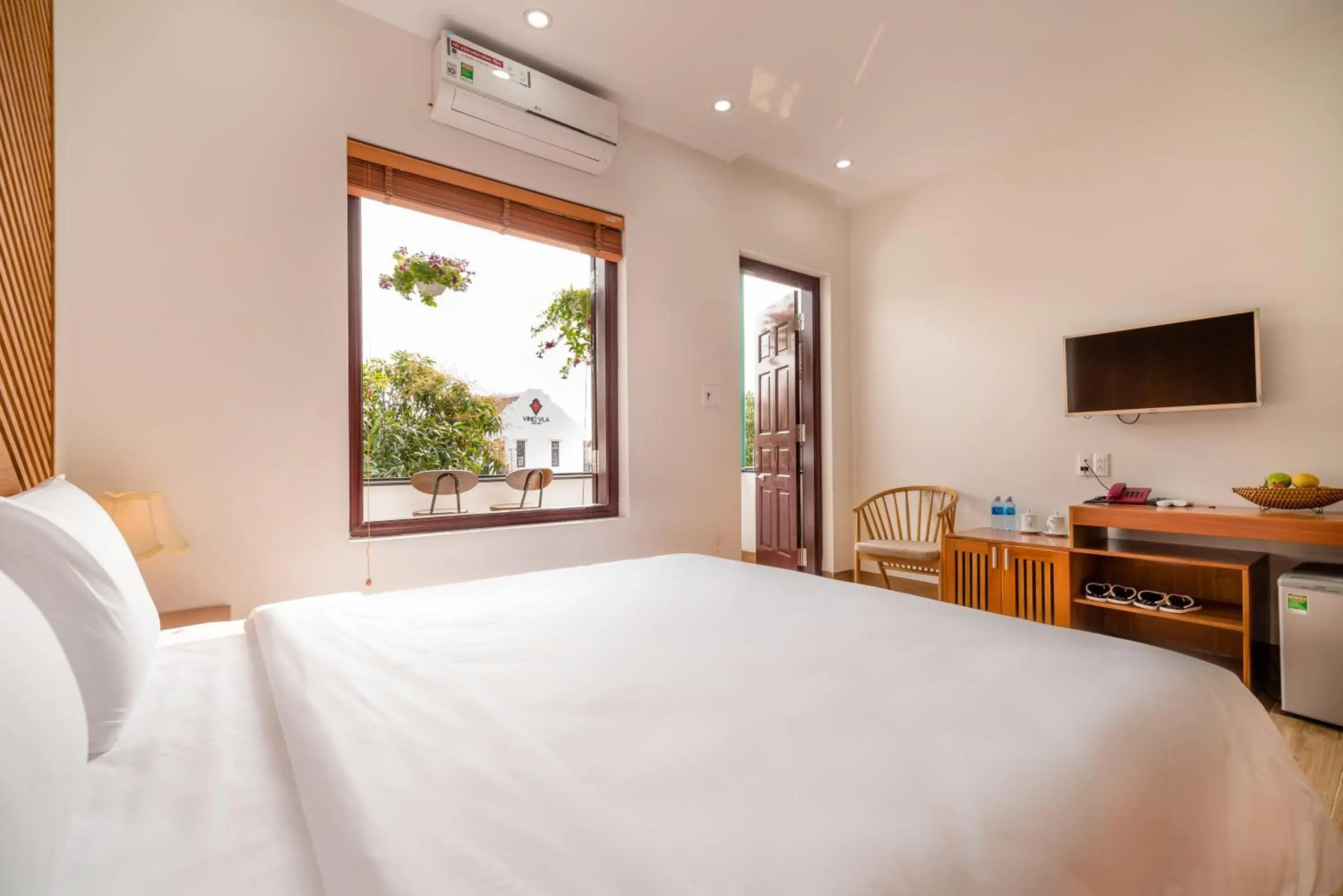 Decorative detail, Bed in Phong Phu Villa Hoi An Decorative detail, Bed in Phong Phu Villa Hoi An