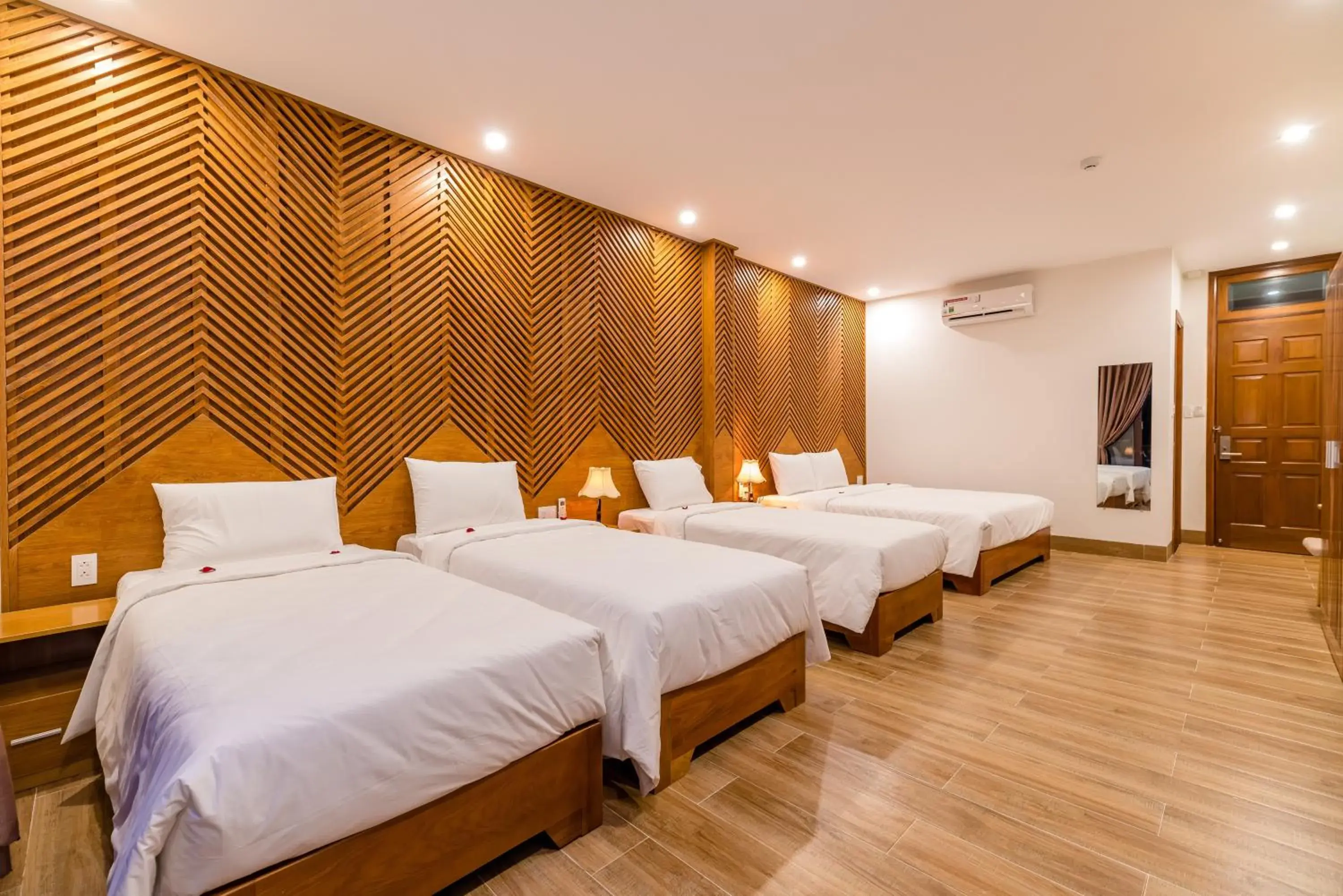 Photo of the whole room, Bed in Phong Phu Villa Hoi An Photo of the whole room, Bed in Phong Phu Villa Hoi An