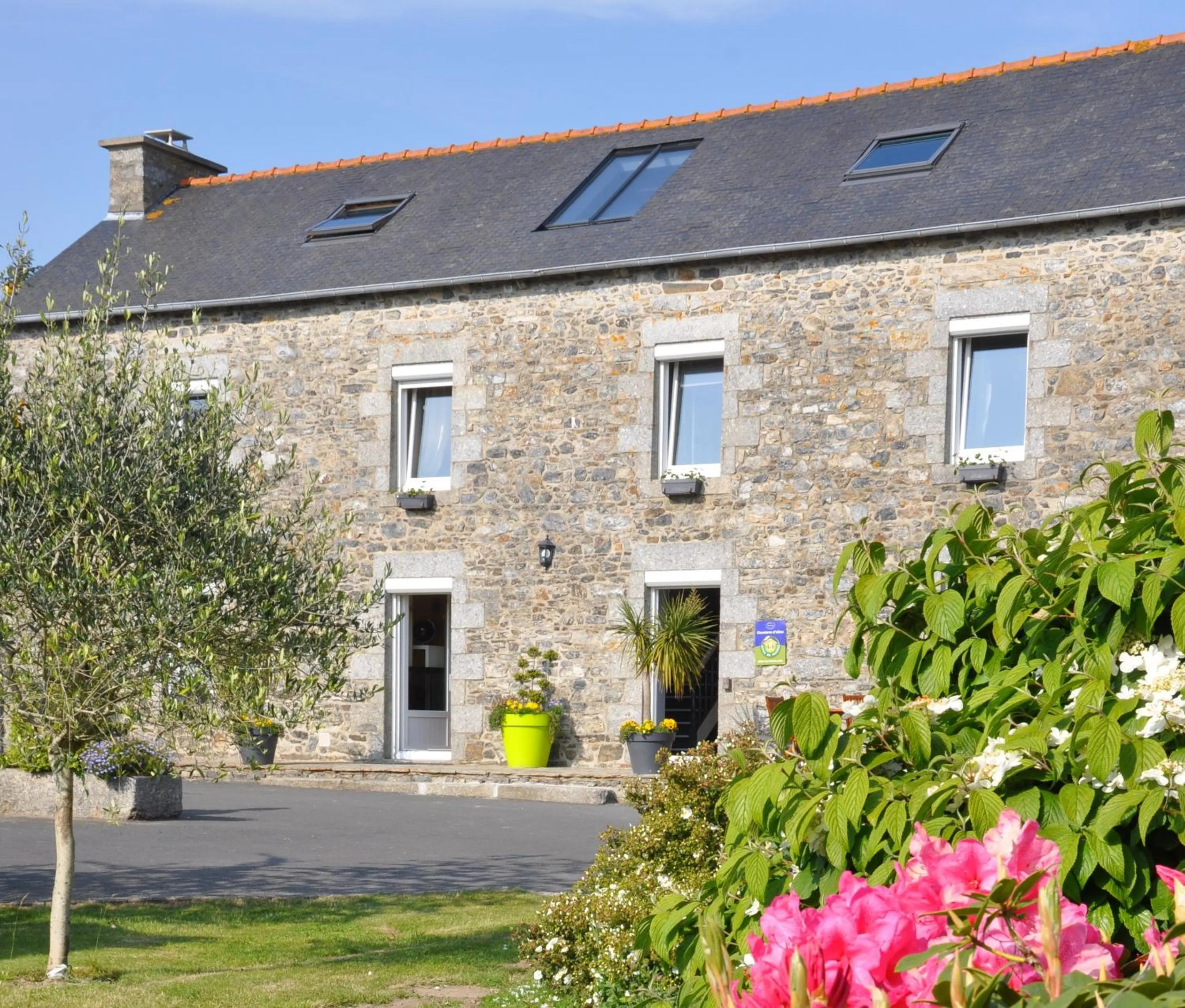 Facade/entrance in Domaine du Grenier