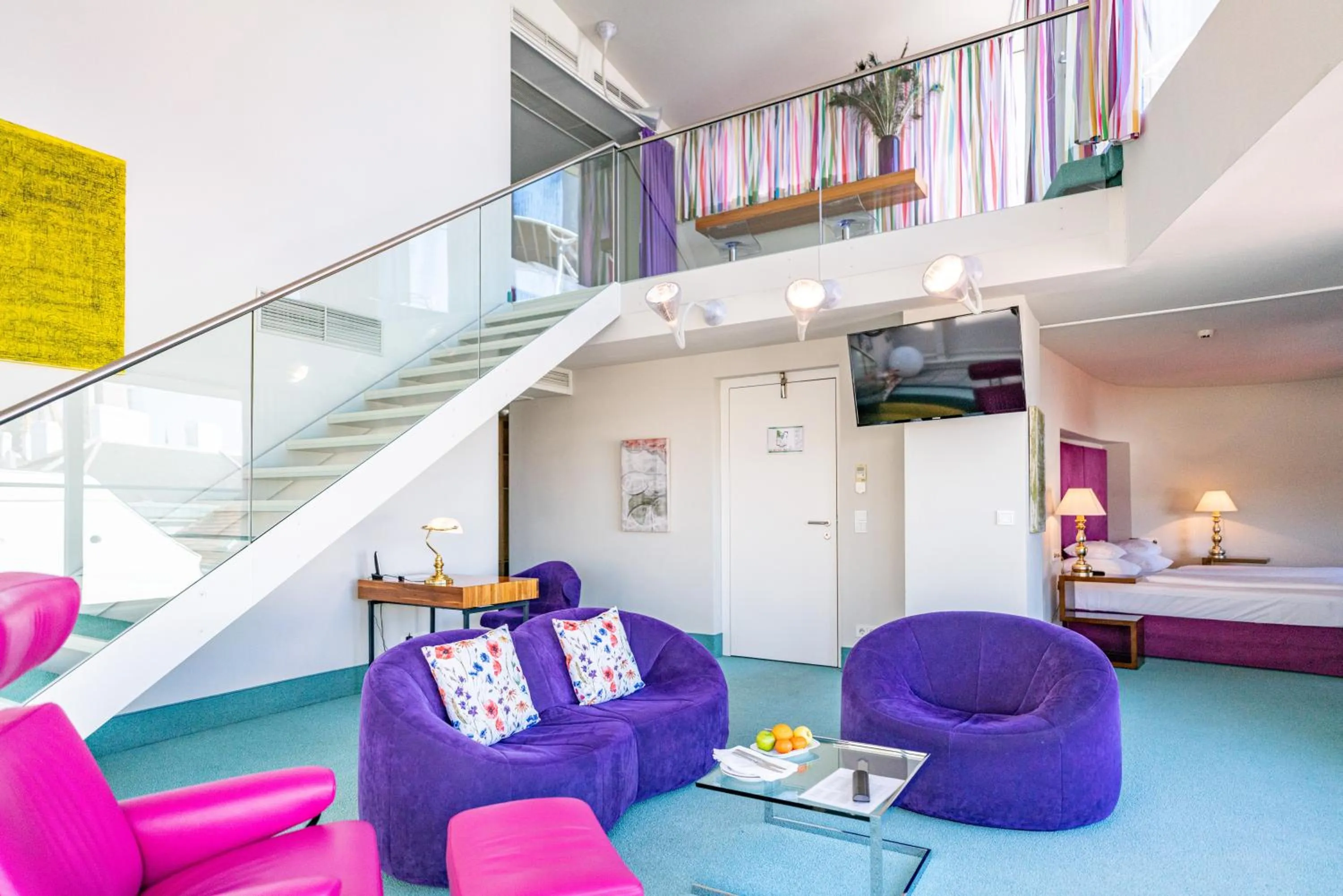 Living room, Bed in Hotel König von Ungarn