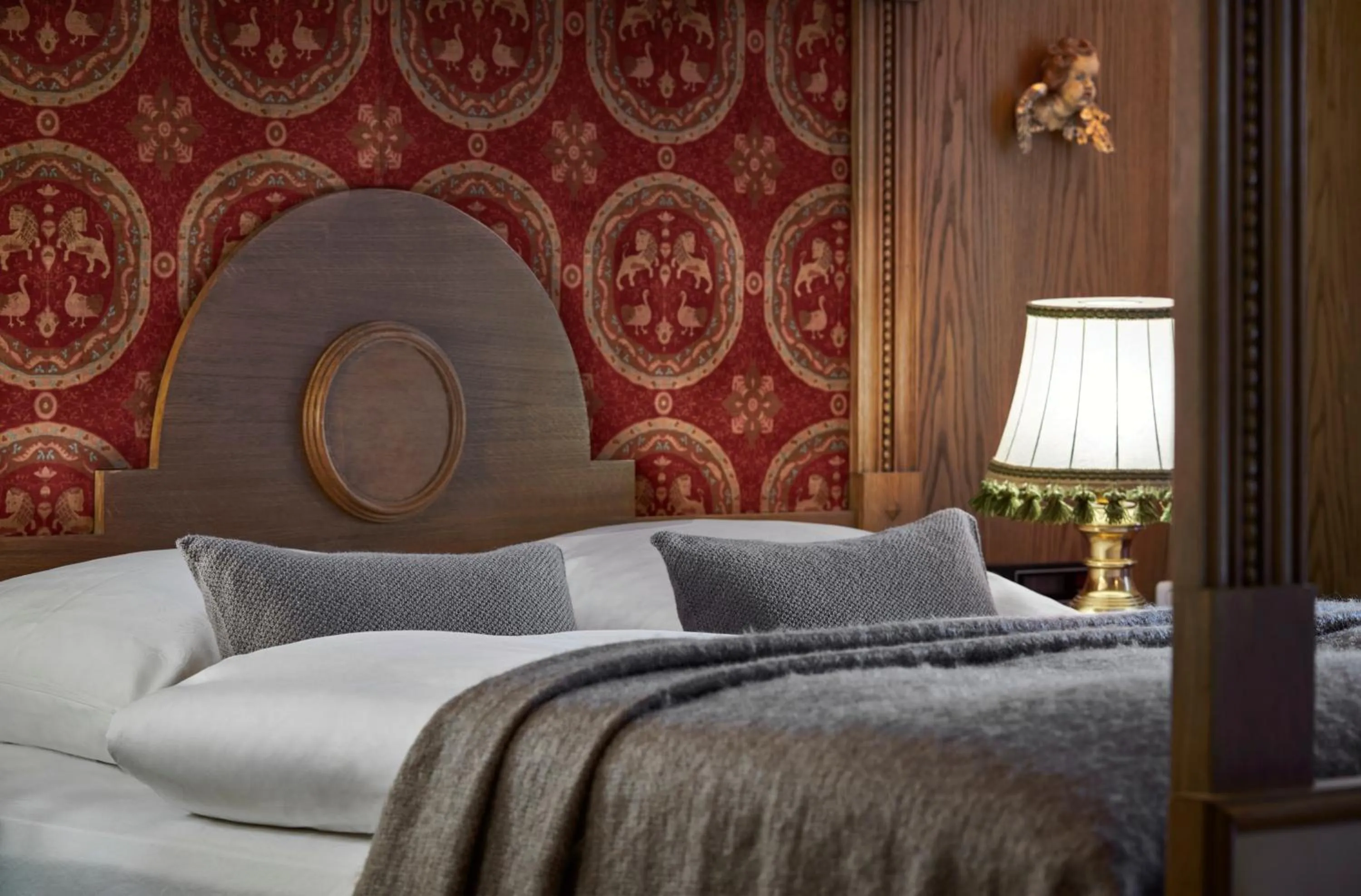 Bed in Hotel Goldener Greif