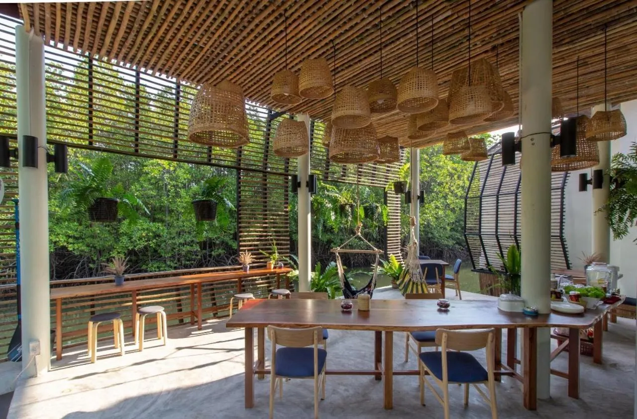 Restaurant/places to eat in Escape Life Koh Kood