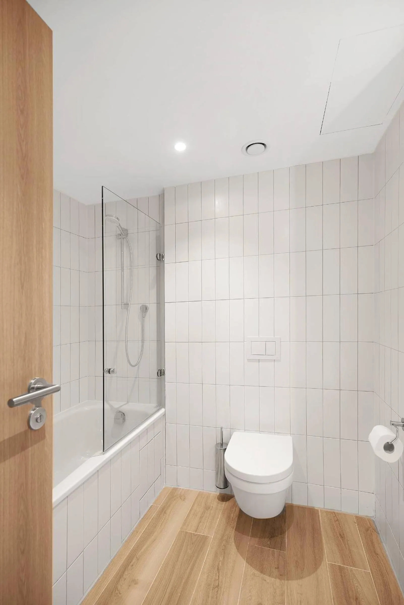 Bath in Hilton Garden Inn Bucharest Airport