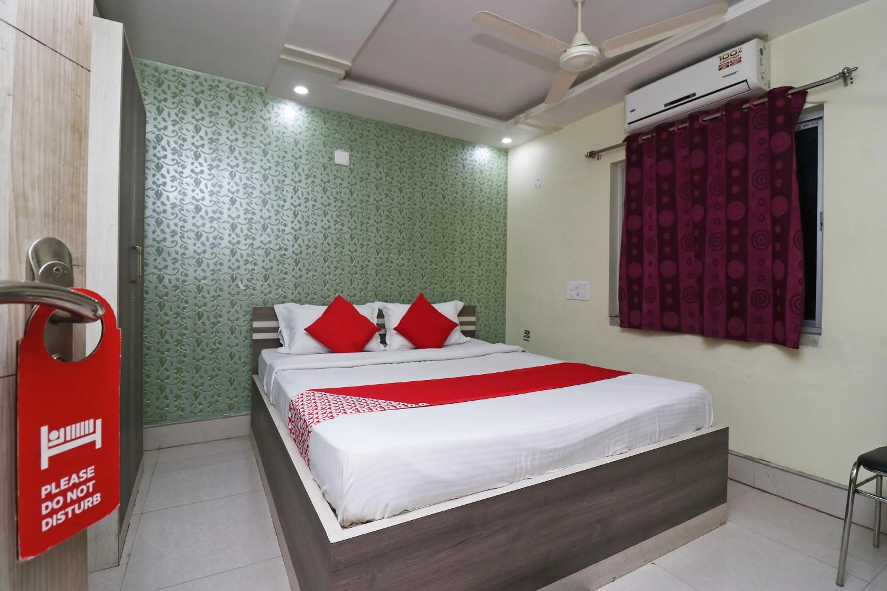 Bedroom, Bed in Hotel O Taj Palace