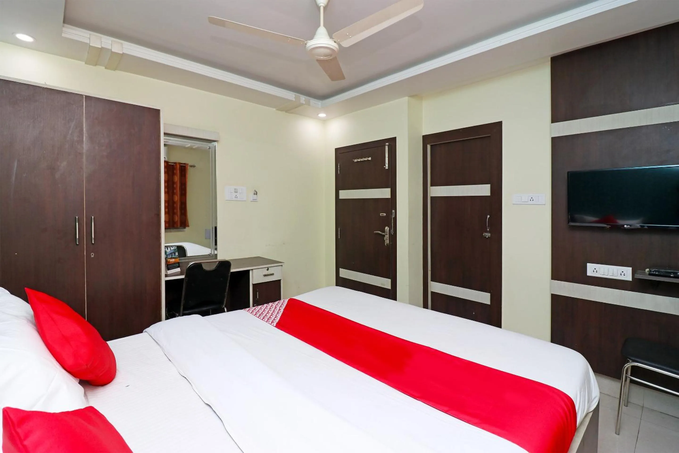 Bedroom, Bed in Hotel O Taj Palace