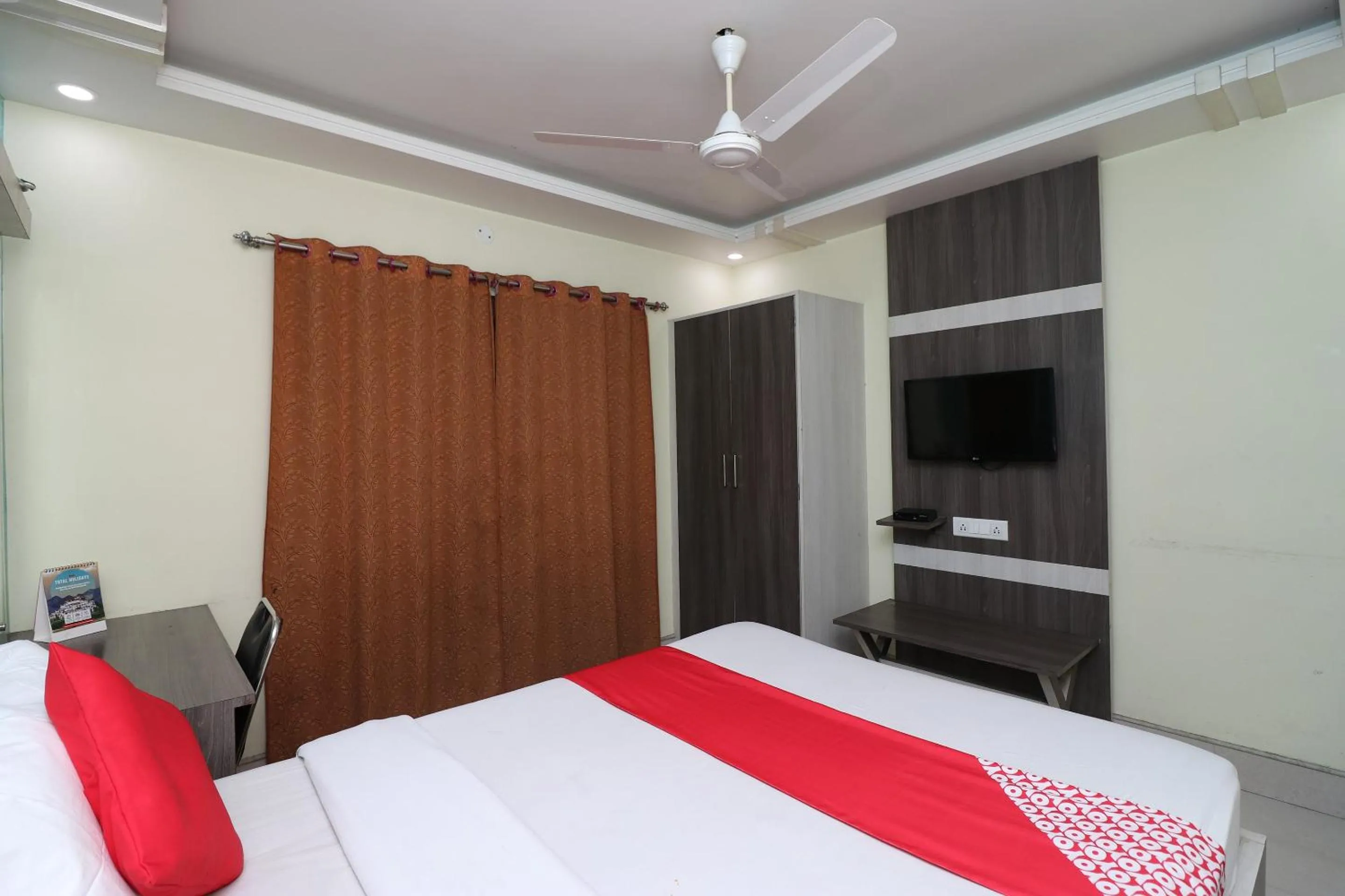 Bedroom, Bed in Hotel O Taj Palace