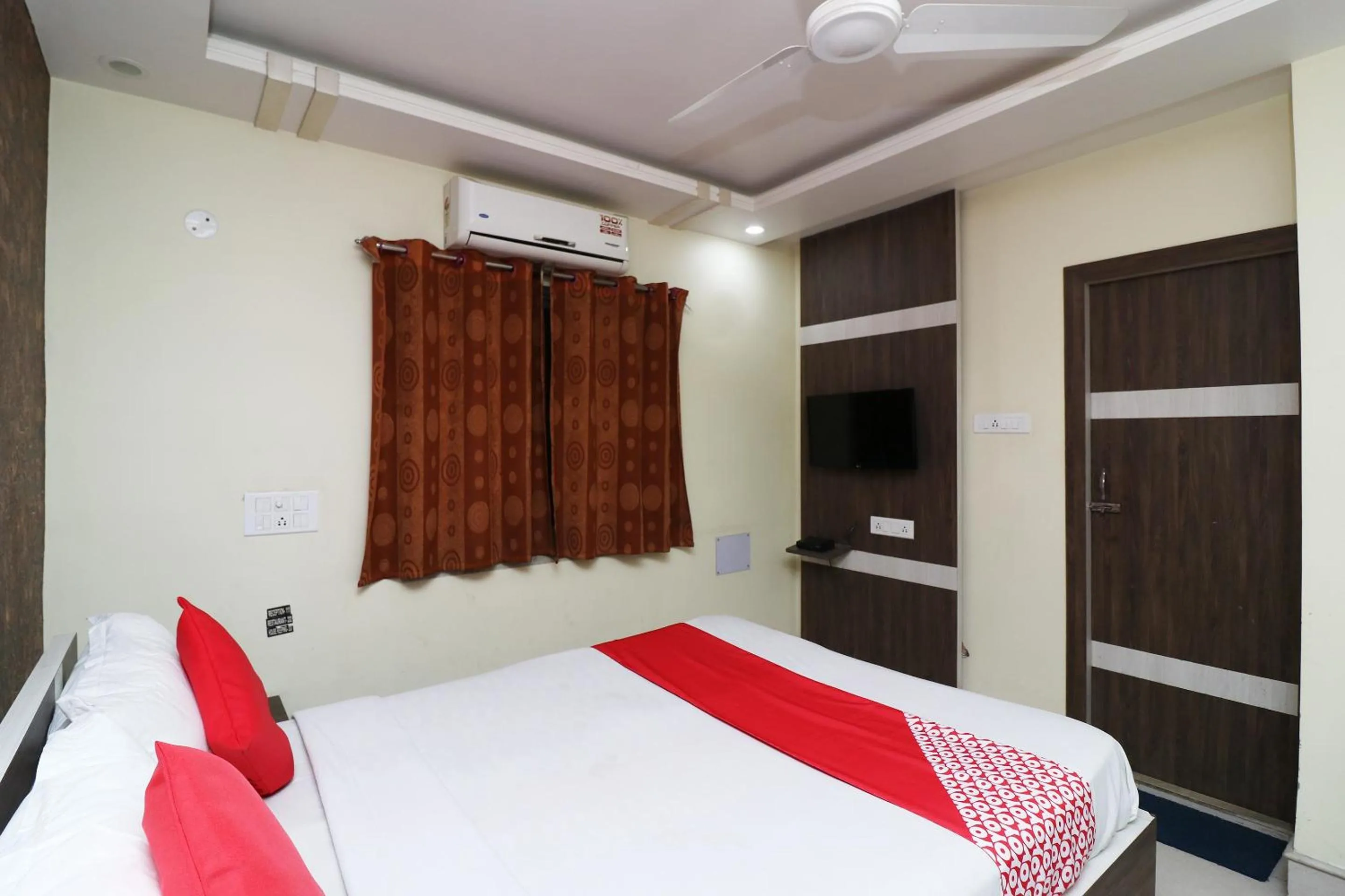 Bedroom, Bed in Hotel O Taj Palace