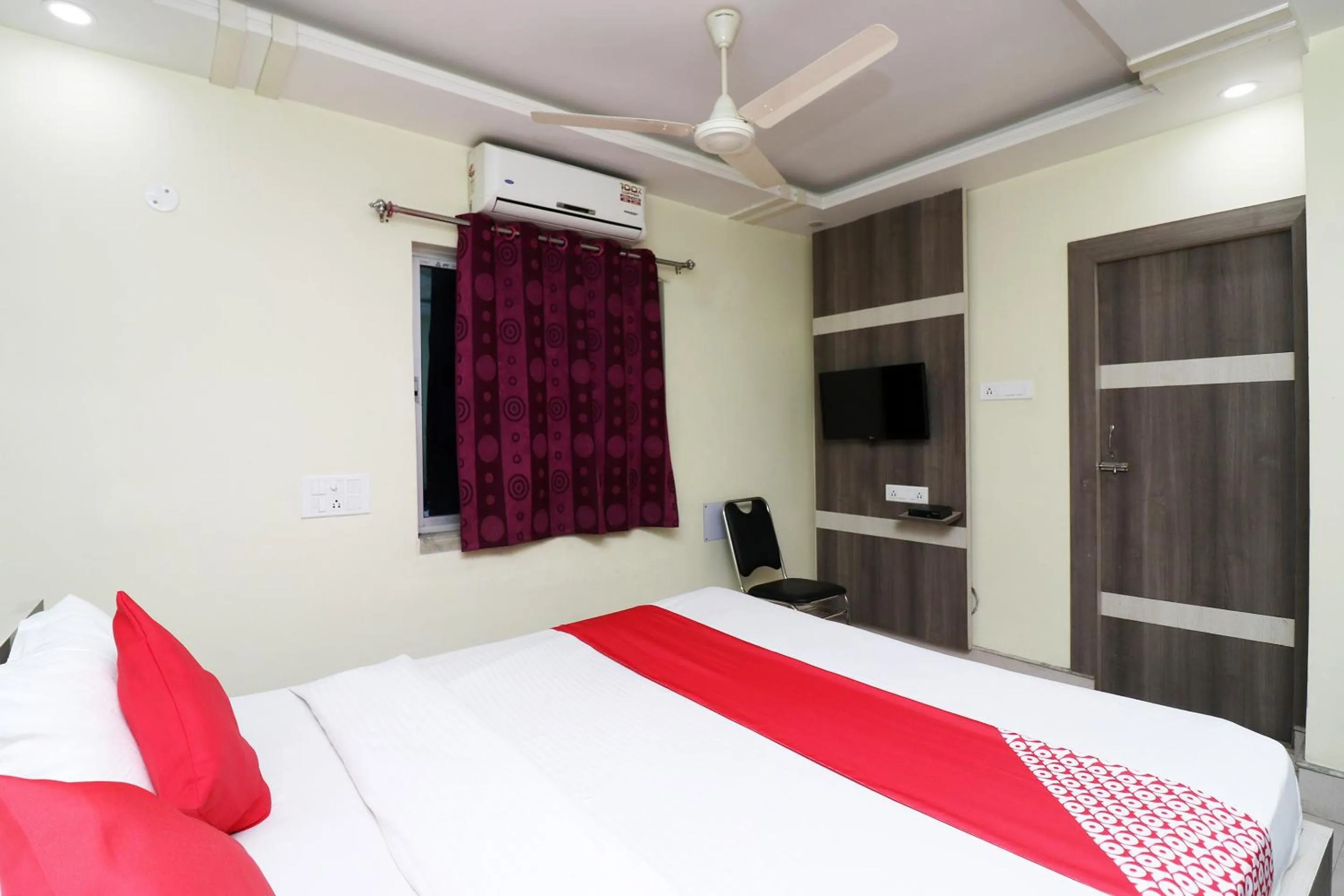 Bedroom, Bed in Hotel O Taj Palace