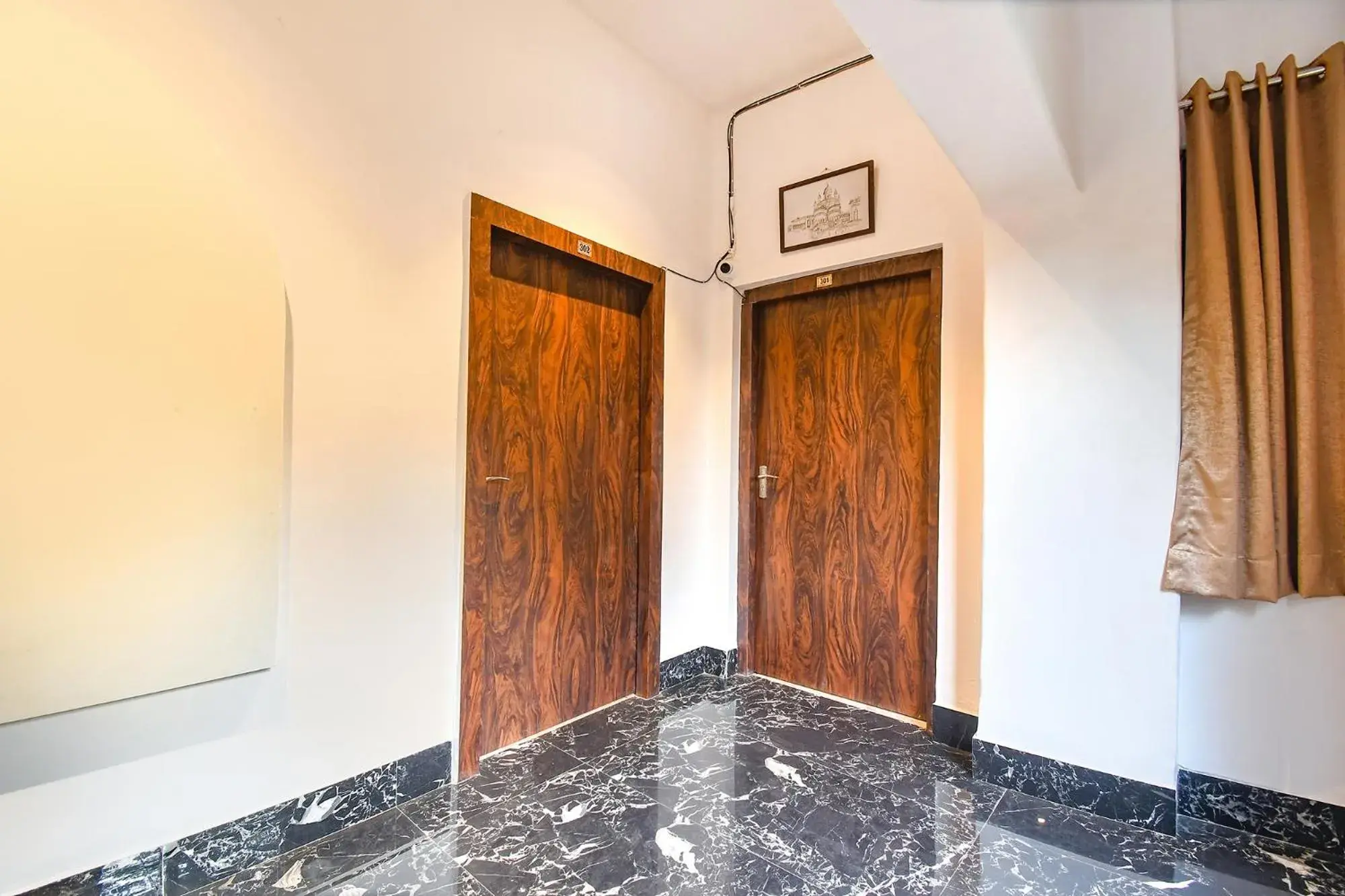 Lobby or reception in FabHotel Golden Suites - Nr Park Circus 7 point Lobby or reception in FabHotel Golden Suites - Nr Park Circus 7 point