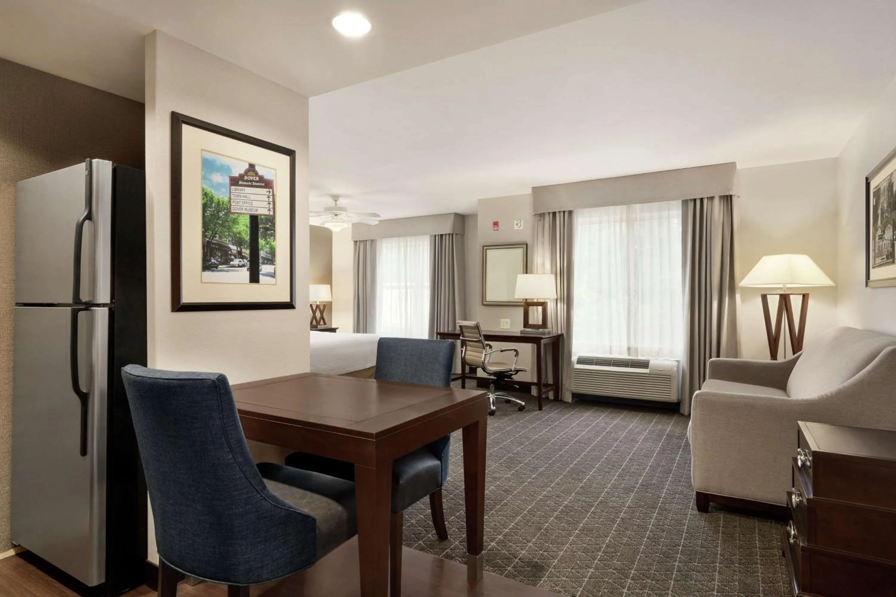 Living room, Bed in Homewood Suites by Hilton Dover - Rockaway