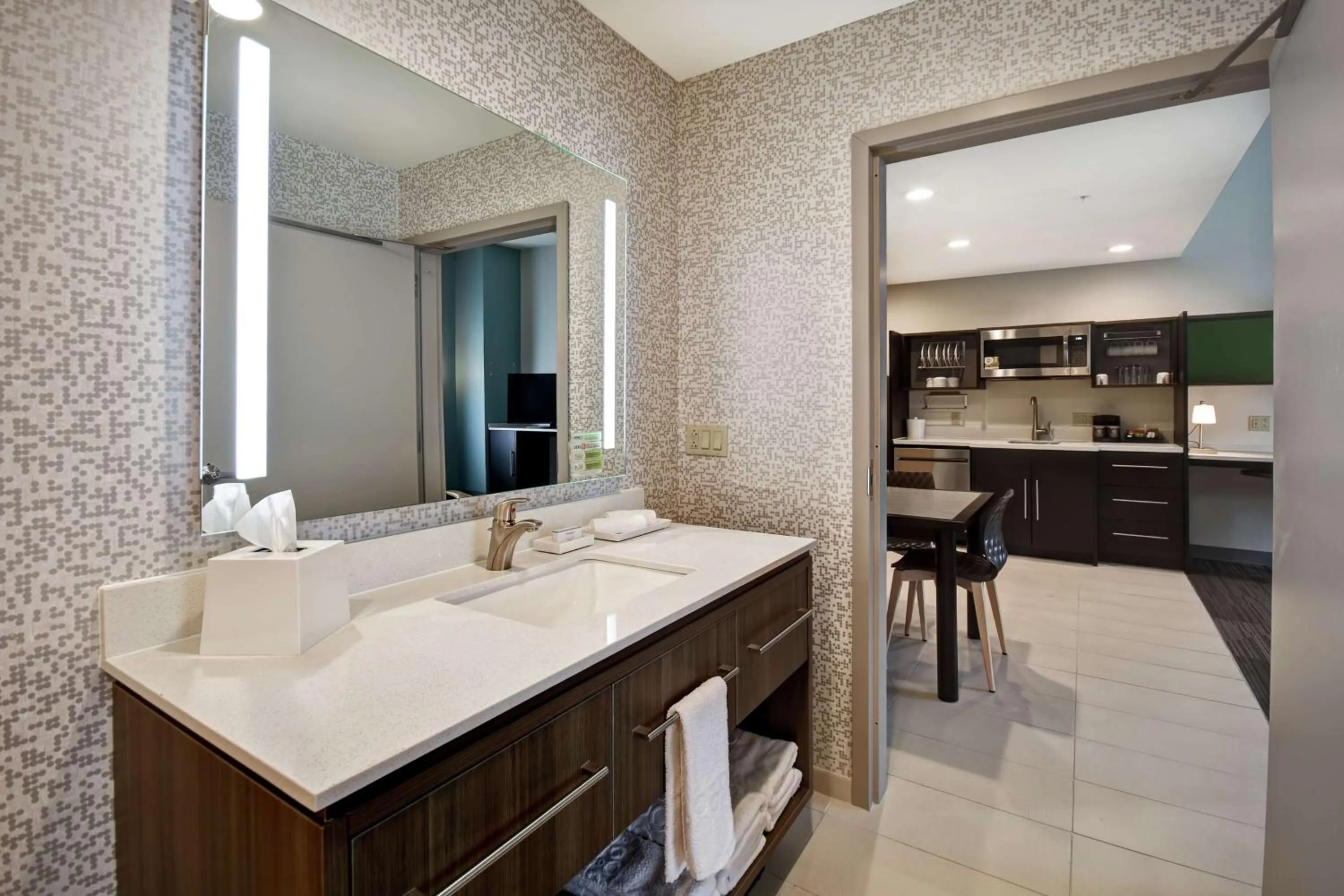 Kitchen or kitchenette in Home2 Suites By Hilton Amherst Buffalo