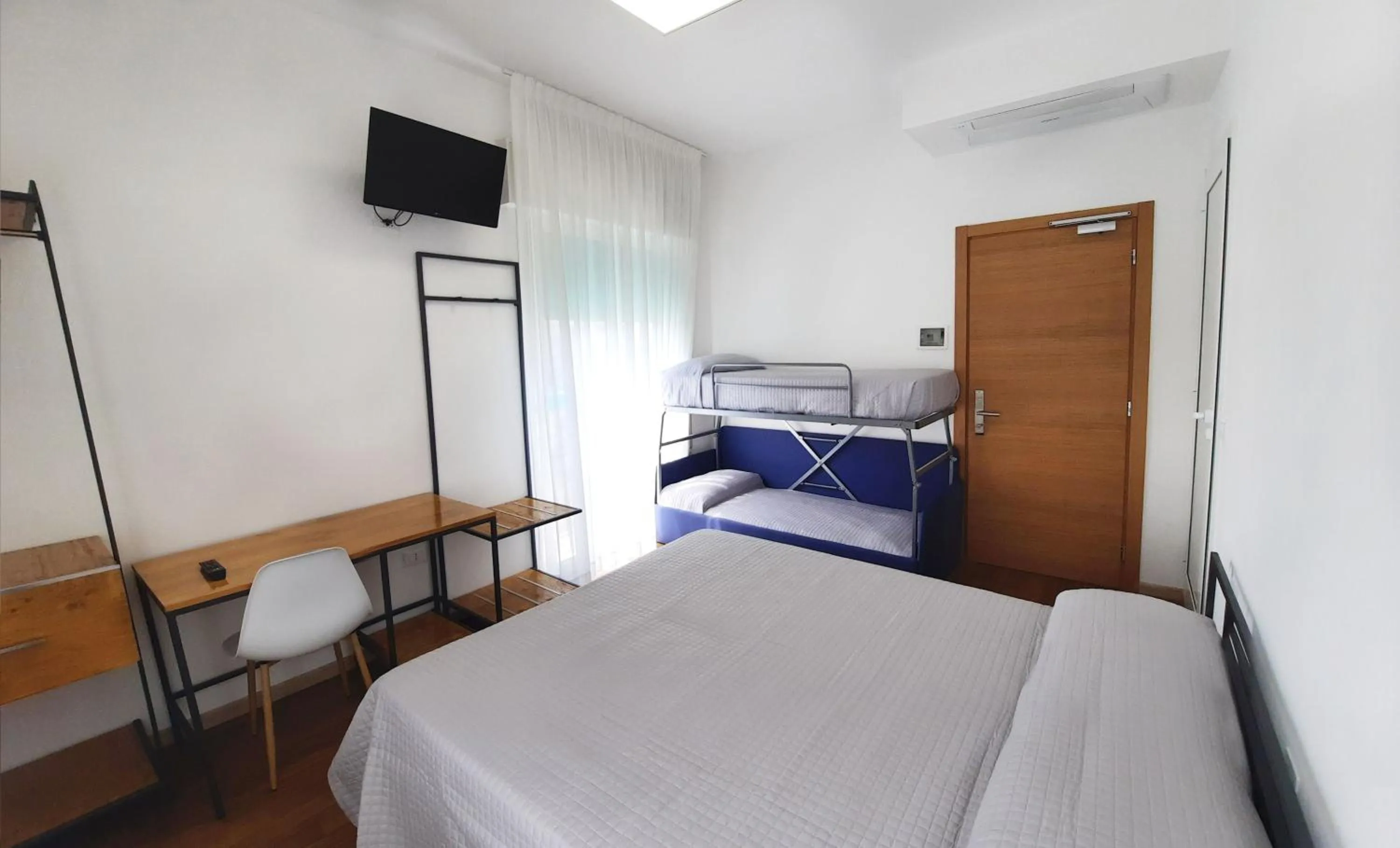 TV and multimedia in Villa Serena