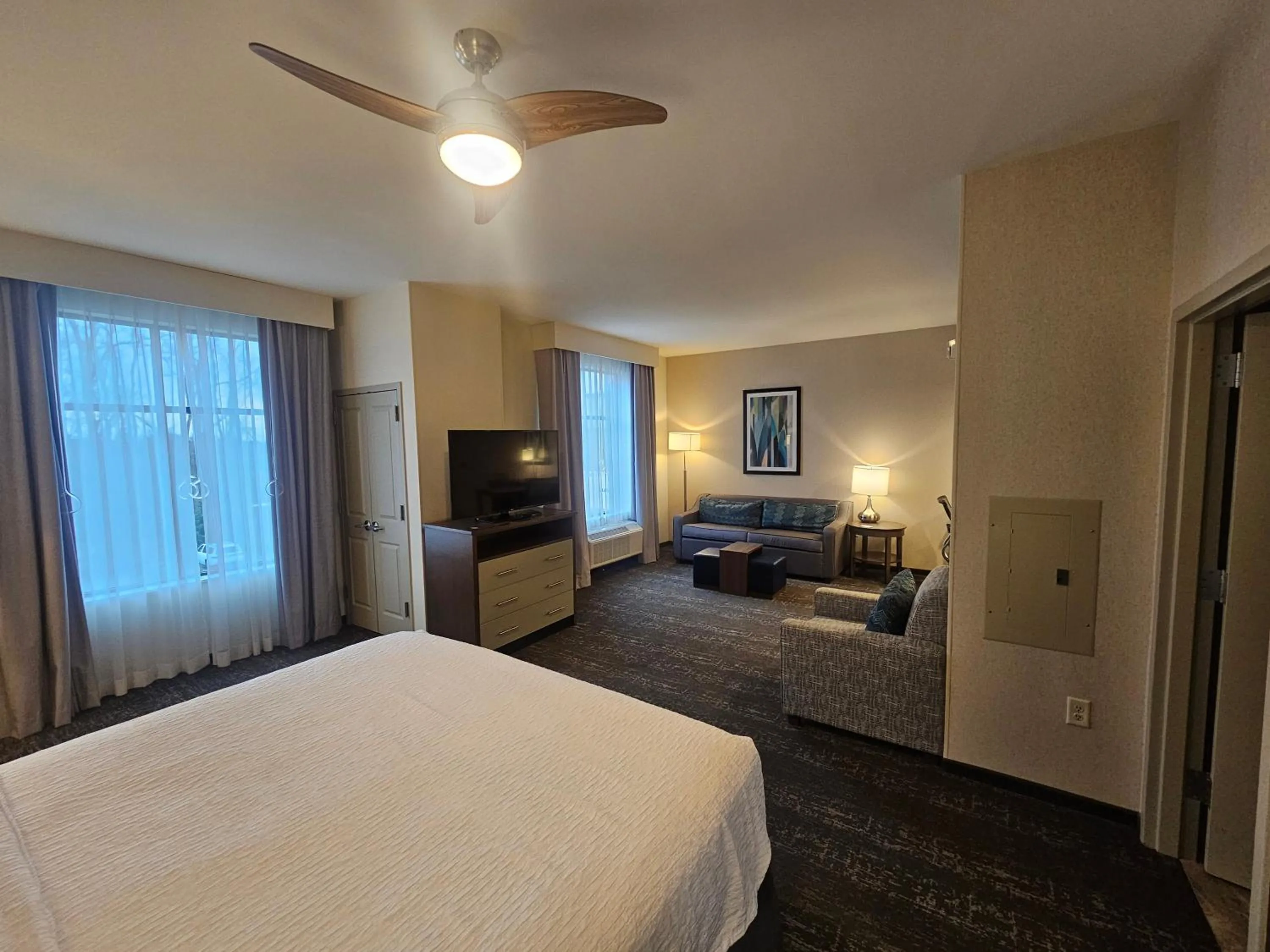 Bed in Homewood Suites By Hilton Poughkeepsie