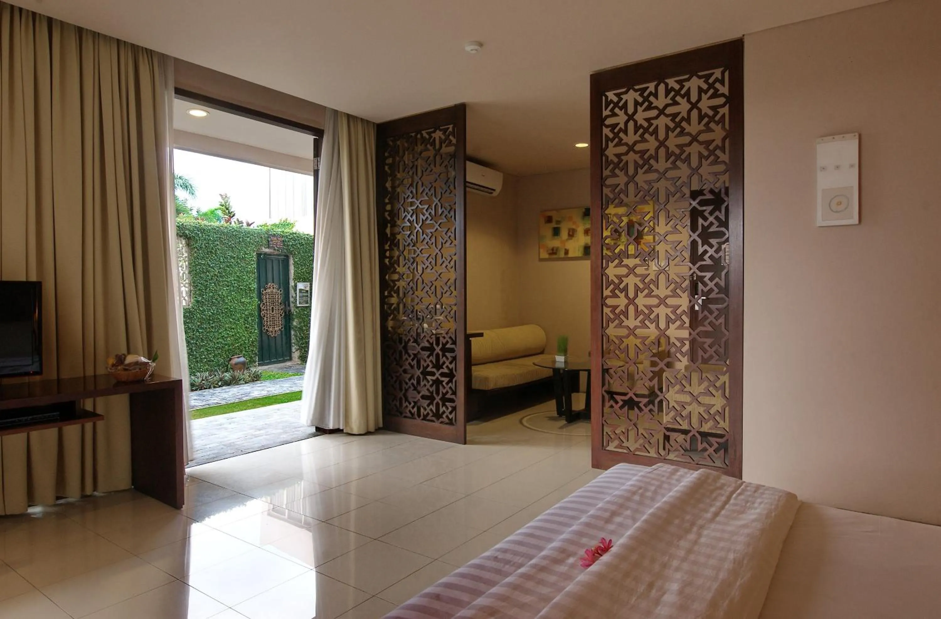 Bed in The Pade Hotel